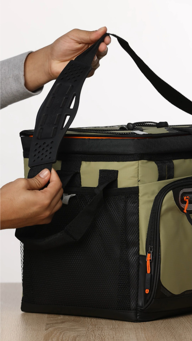 Arctic Zone Titan Deep Freeze 30 Can Zipperless HardBody Cooler