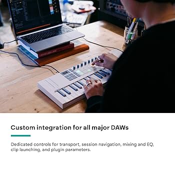 DTM・DAW novation Launchkey Mini 37 Mk4 White DTM・DAW novation Launchkey Mini 37 Mk4 White Launchkey Mini