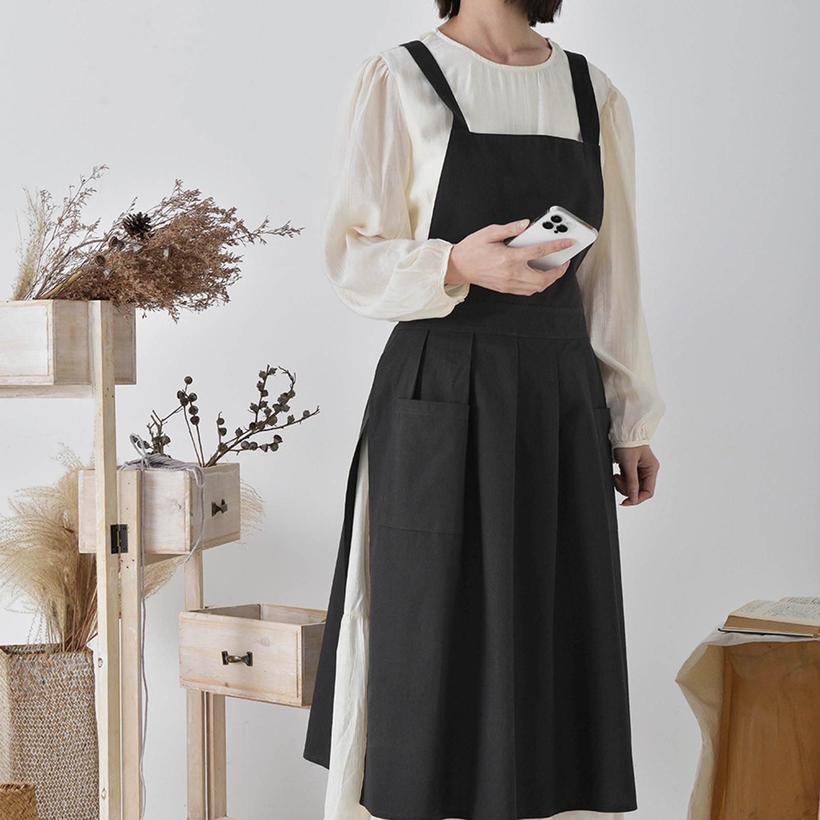 PANGBOER Pinafore Tablier de cuisine imperméable pour femme avec poches pour le travail, le jardinage, la cuisine, la peinture, la pâtisserie
