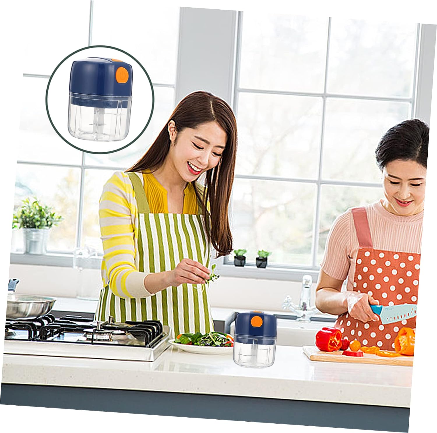 LABRIMP 1set Electric Garlic Masher Tool for Garlic Food More Food-grade Materials Mini Cordless Design for Home and Restaurant Use