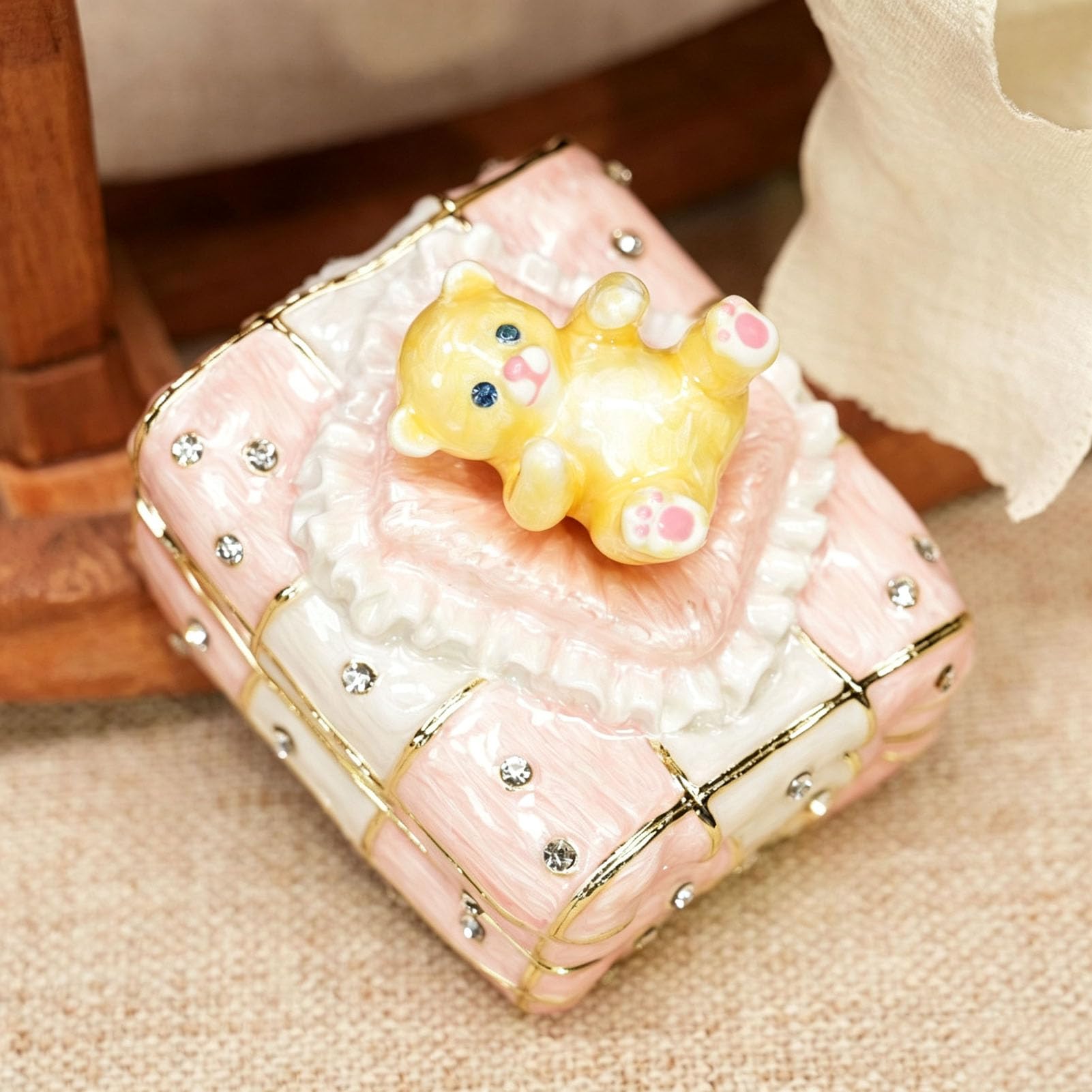 Emaliowane pudełko biżuterię kształcie kota, marzycielski ornament, urocza
