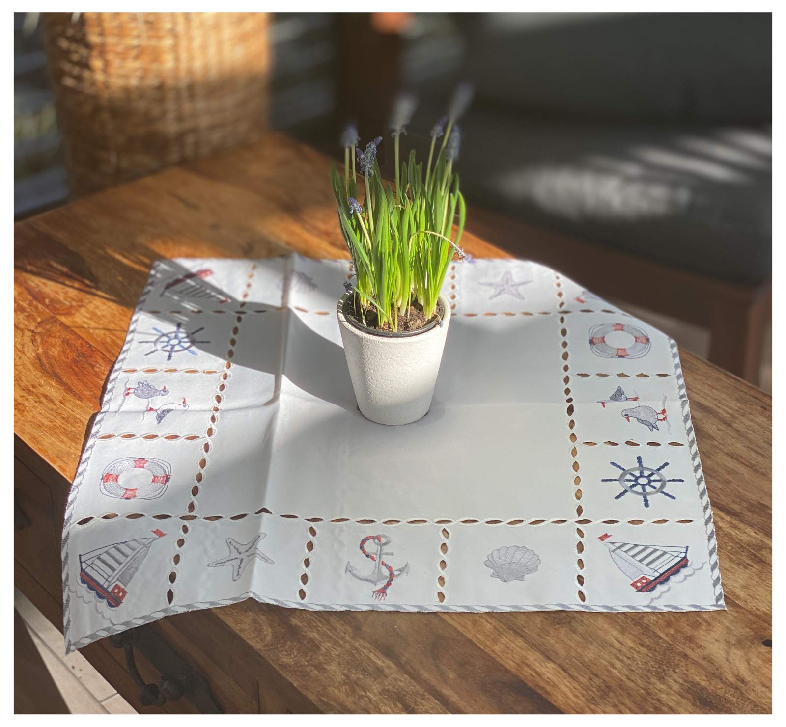 Nappe De Table Brodée De La Mer Du Nord - Type 737