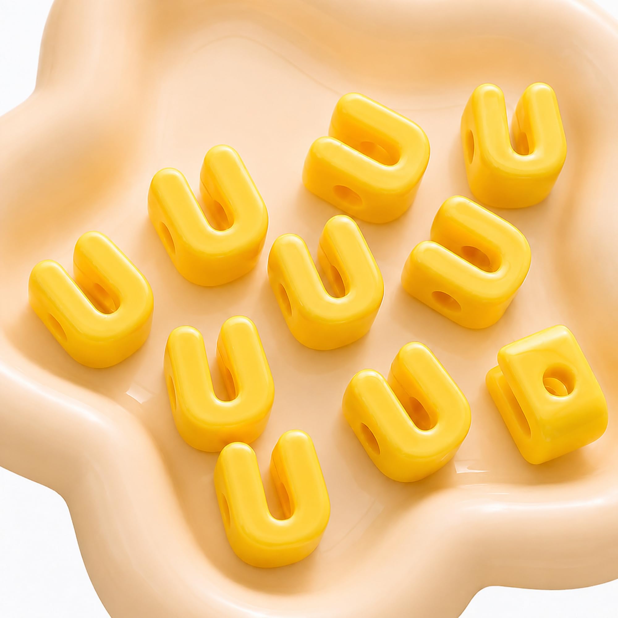 Letter Beads, 10pcs Alphabet Beads, Large Acrylic Letter Beads with 6mm Holes for Bracelet Making, Jewellery, Keyrings and Craft Projects (Yellow, Letter U)