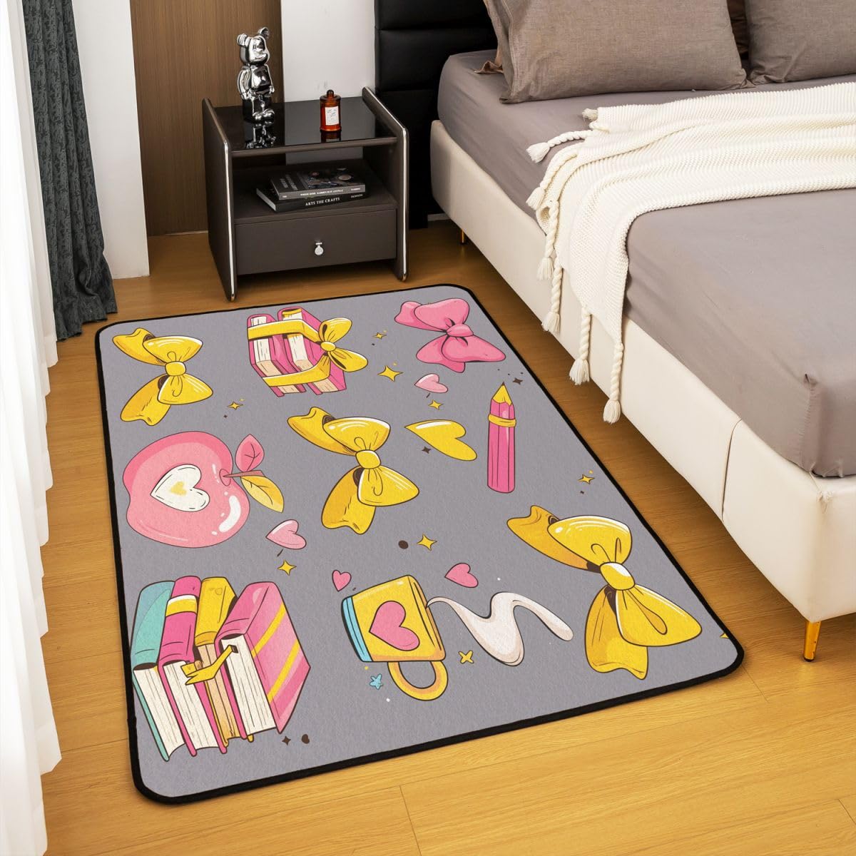 Homewish Bandschleife Teppich 150x200 Ästhetik Bleistift Teppiche Wohnzimmer Apfel Buch Kaffeetasse Sternmuster Rug Stilvoll Pflegeleicht Liebesherz Kawaii Mädchenhafte Schleife Carpet Living Room