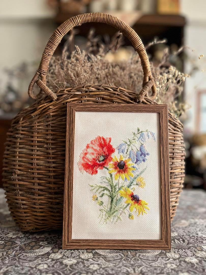 アリサ　クロスステッチ　額入り完成品　ポピーの花束　刺繍額 アリサ クロスステッチ 額入り完成品 ポピーの花束 刺繍額 刺繍キット