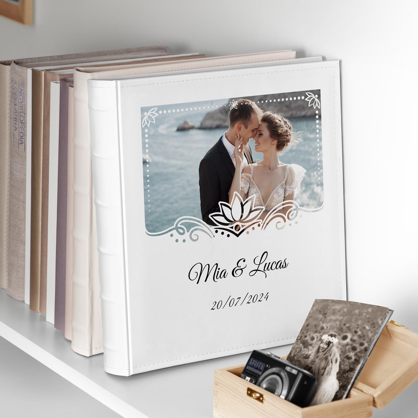 Maverton Album Photo Personnalisable à Pochettes - Cadeau Mariage Unique - Photo Album 33x33x6 cm pour 500 Photos avec Couverture Imprimée - Cadeau Personnalisé Pour Jeunes Mariés - couple mariage