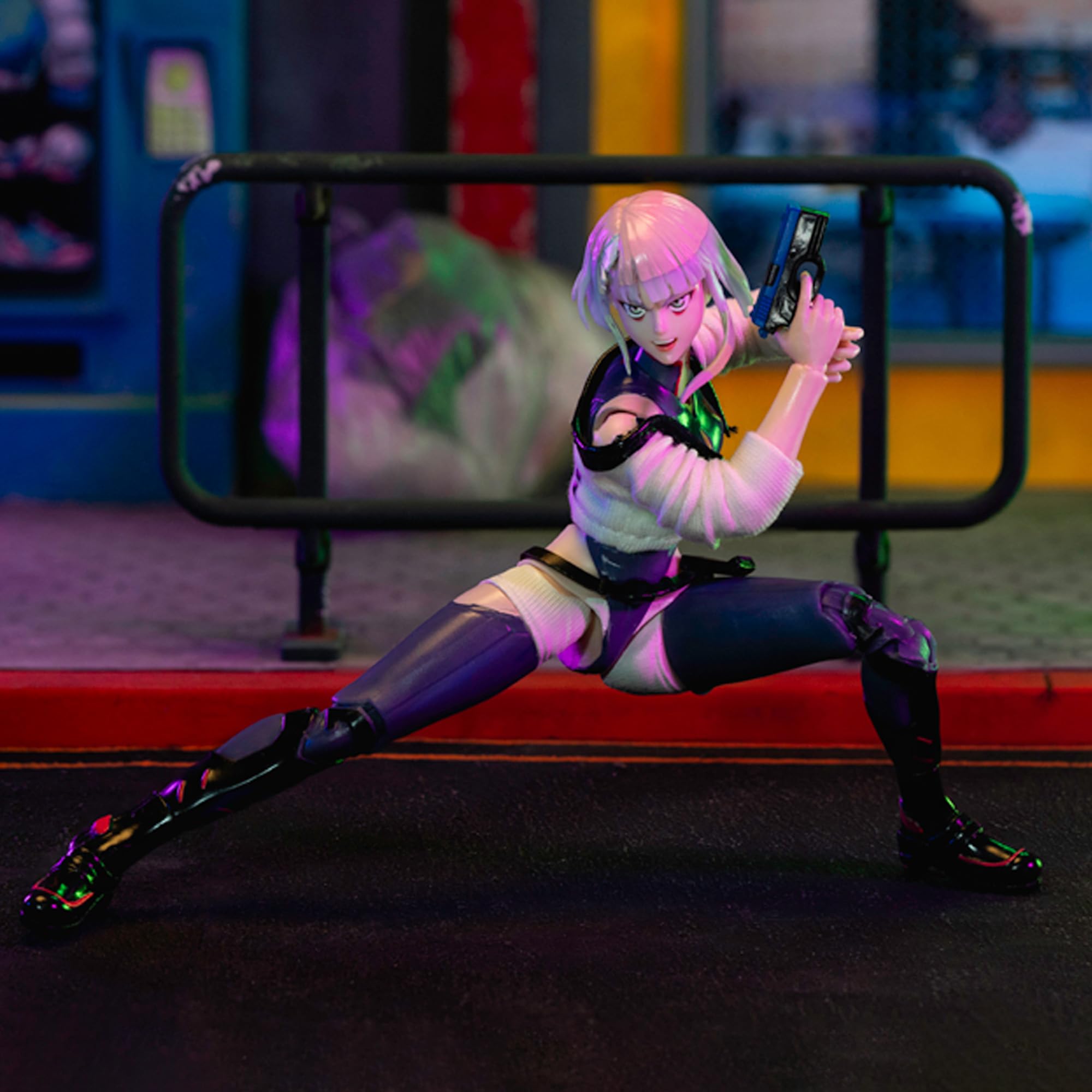 Jada Cyberpunk Edgerunners Figura Lucy 15 cm articulada, Accesorios Intercambiables, 20 Puntos articulación, Caja Ventana coleccionista, Licencia Oficial, 14 años (9335005314R00)
