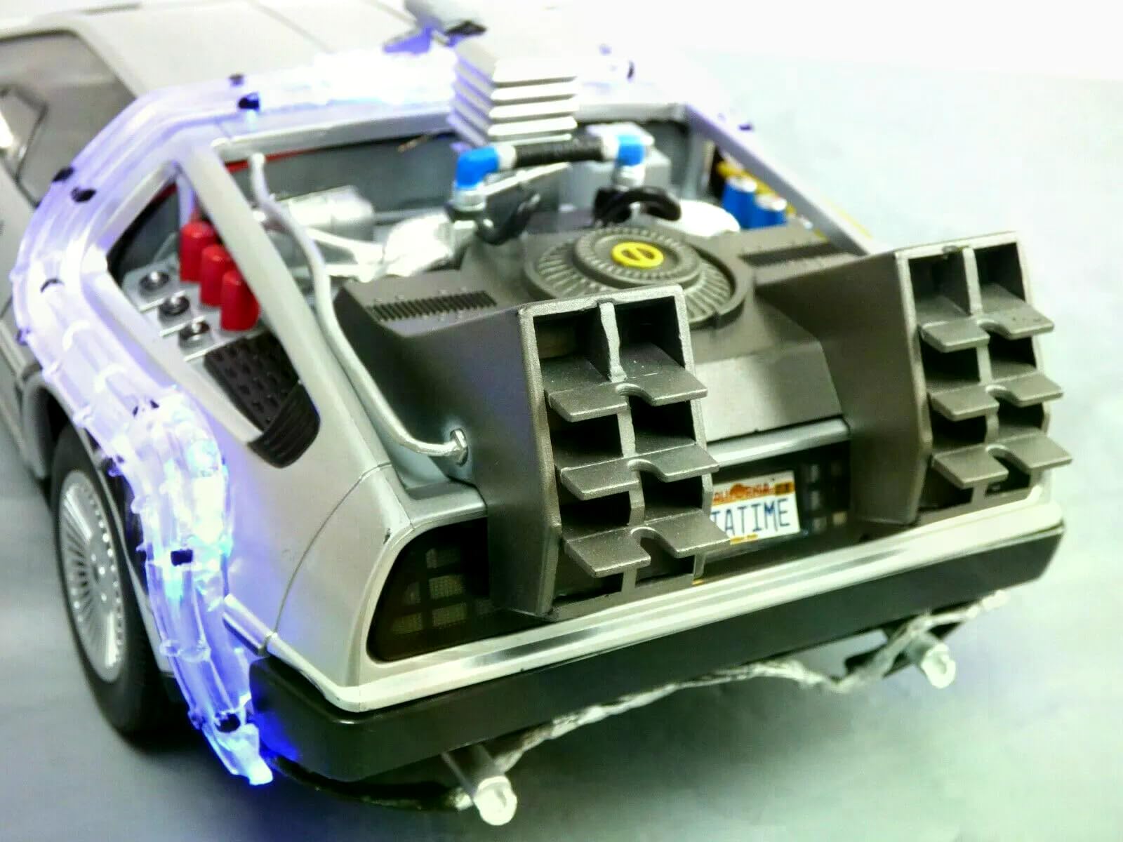 Amazon.co.jp: デロリアン 1:15 ダイヤモンドセレクトバック