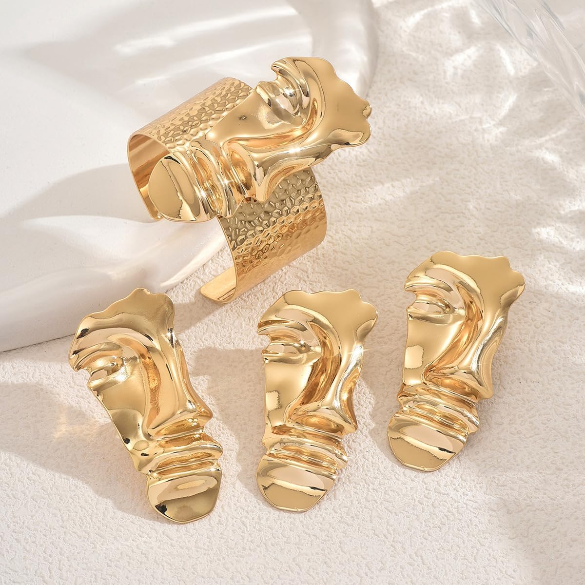 Vintage Human Half Face Jewelry Sets for Women Men Gothic Punk Bracelets Earrings Rings Sets Exaggerated Facial Geometry Rings Bracelets Earrings Set Irregular Geometric Bracelet Earring Ring Holiday Birthday Halloween Party Prom Accessories