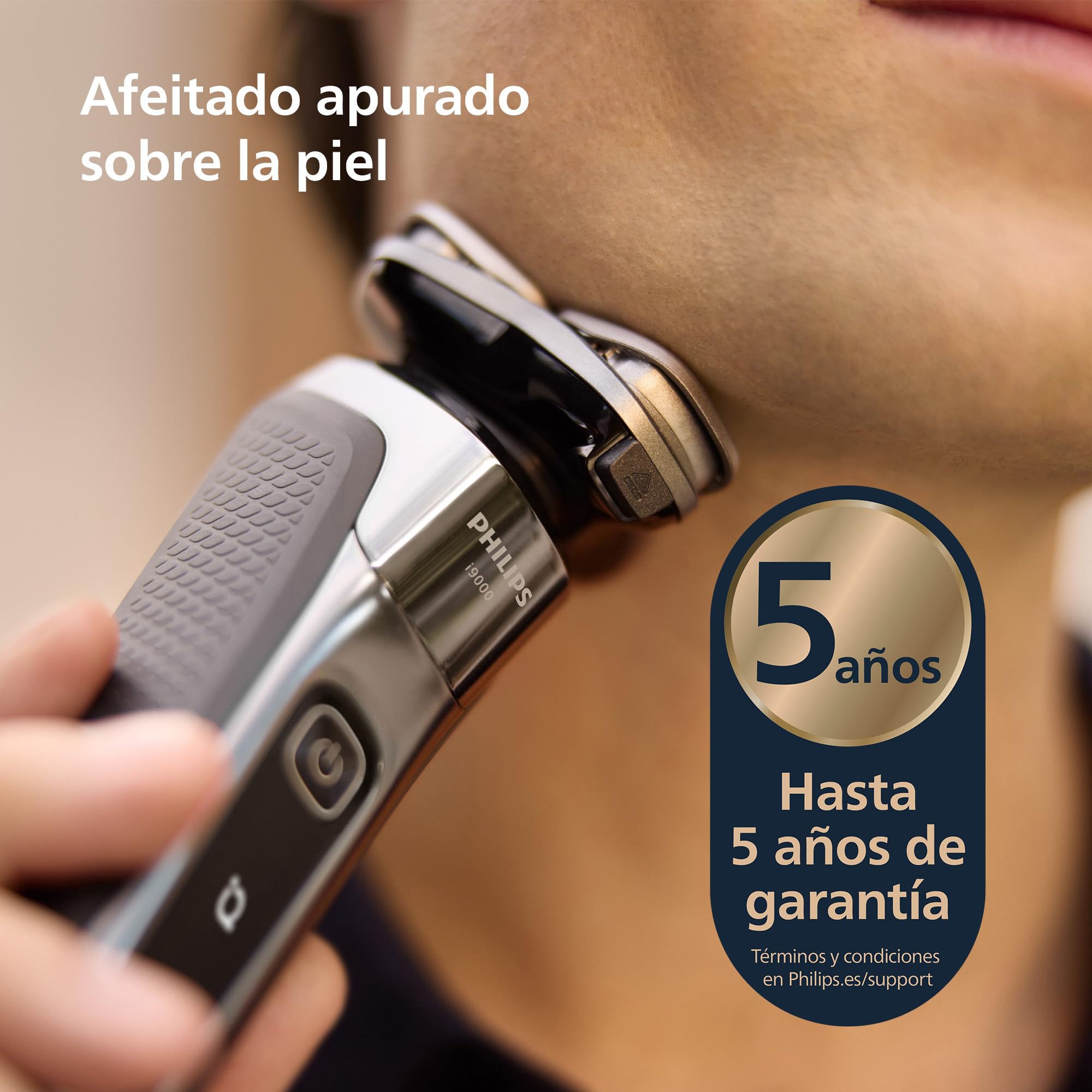 Philips i9000, Afeitadora Eléctrica Hombre, Máquina de Afeitar Barba en Seco y Mojado, Tecnología SkinIQ, Base de Carga, Recargable, Estuche de Viaje, Centro de limpieza, X9002/30