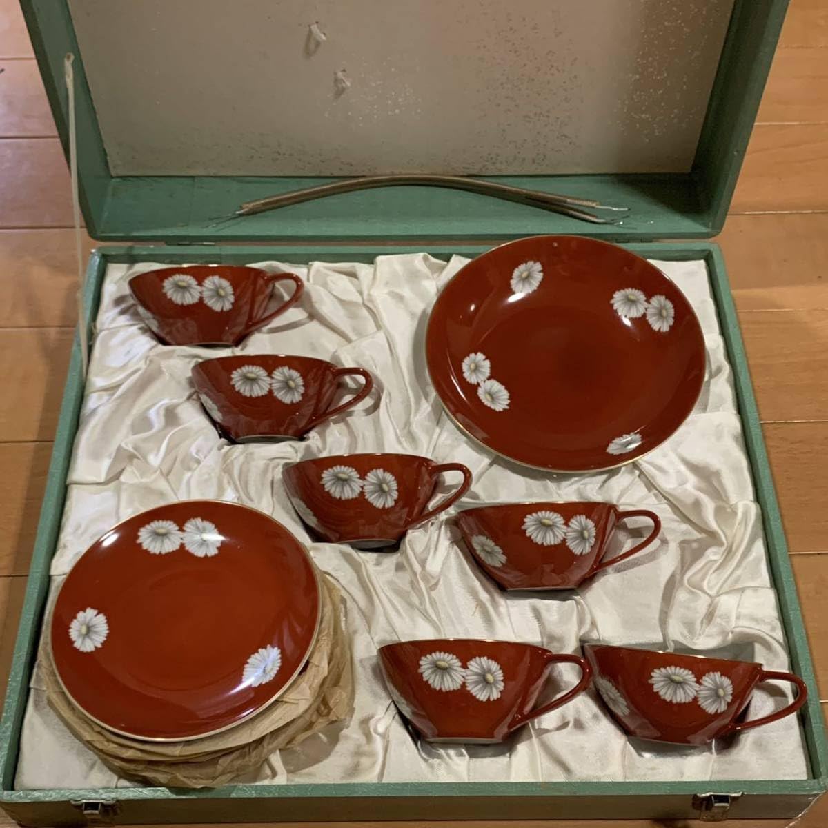 Amazon.co.jp: ノリタケ 朱地 白菊 カップ＆ソーサー 6客 オールド 