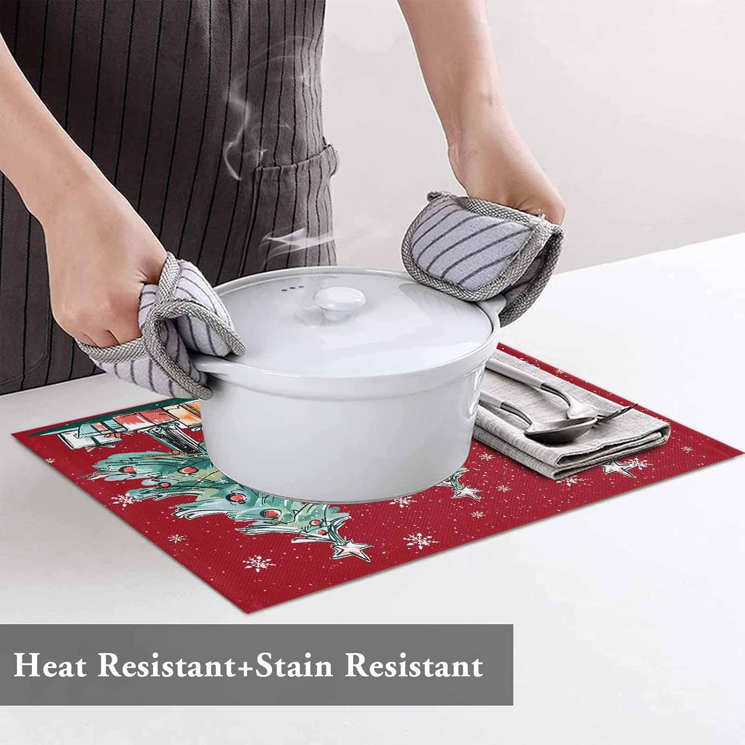 Placemats Set of 6 Red Snowman Snowflake Placemats Washable Cloth Winter Christmas Tree Table Mat Heat-Resistant Placemat for Kitchen Party Dining Table Decoration,13 x 19 in