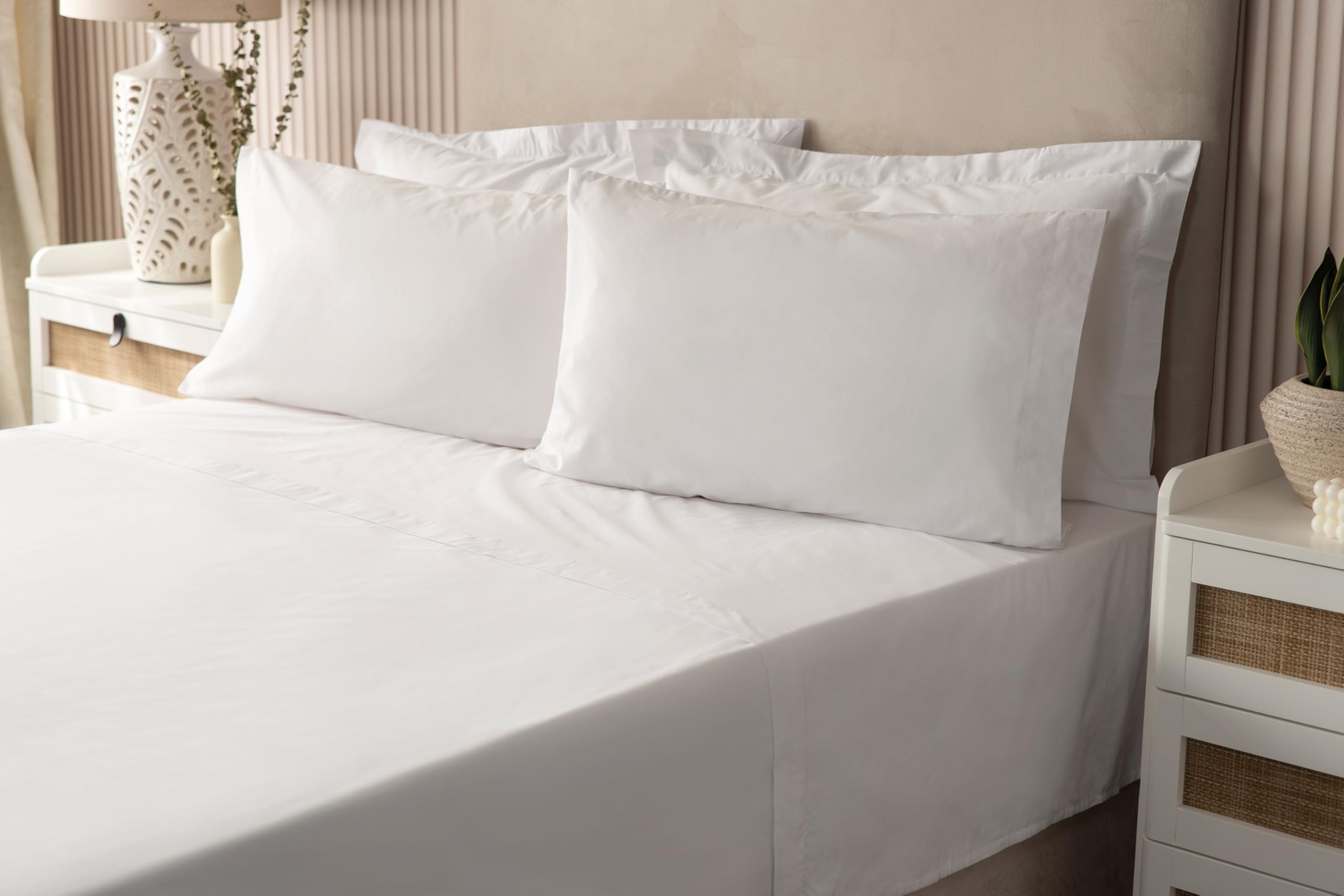 Belledorm Luxury Fitted Bed Sheet With Matching FREE 2 X PILLOW CASE Plain Dyed Poly Cotton Percale Easy Care Bed Sheet Genuine 50% cotton 50% polyester (Bunk Bed 2'6", White) — image 1