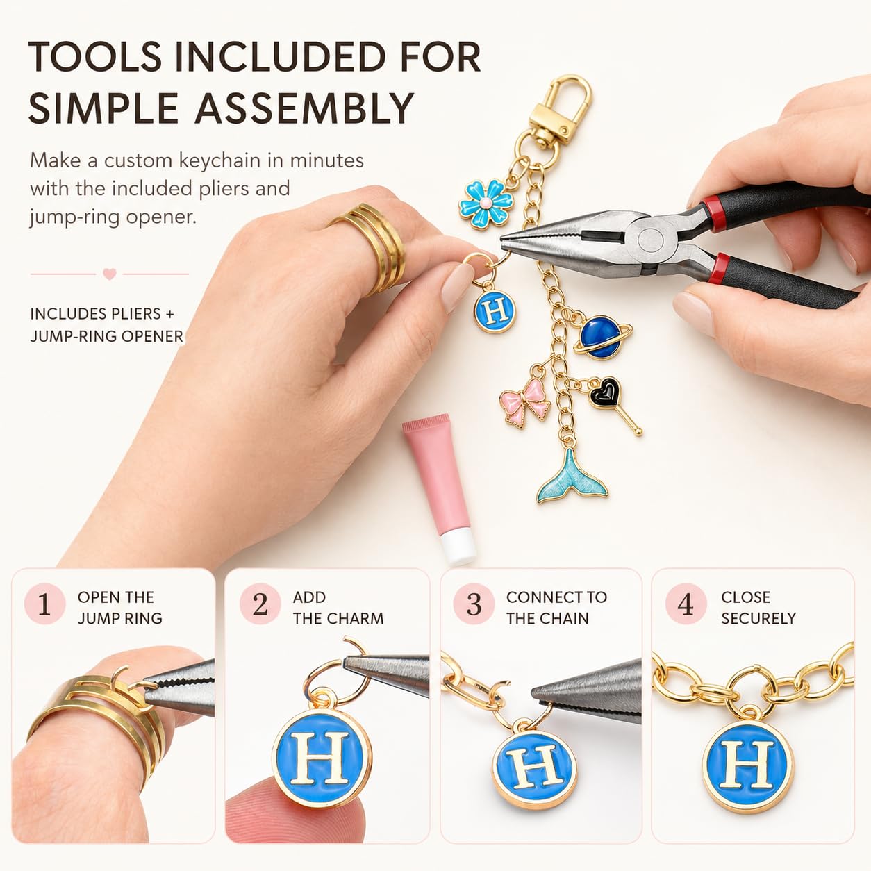 MOONONE Kit di 656 portachiavi dorati, lucidalabbra con ciondoli, ganci portachiavi, anelli di salto, catene, pinze, scatola organizer e sacchetti regalo, kit fai da te per zaini e accessori