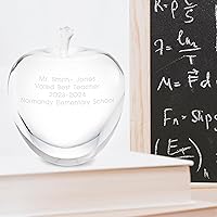 Vista 2 de THINGS REMEMBERED Pisapapeles de recuerdo de cristal en forma de manzana transparente (personalización gratuita)