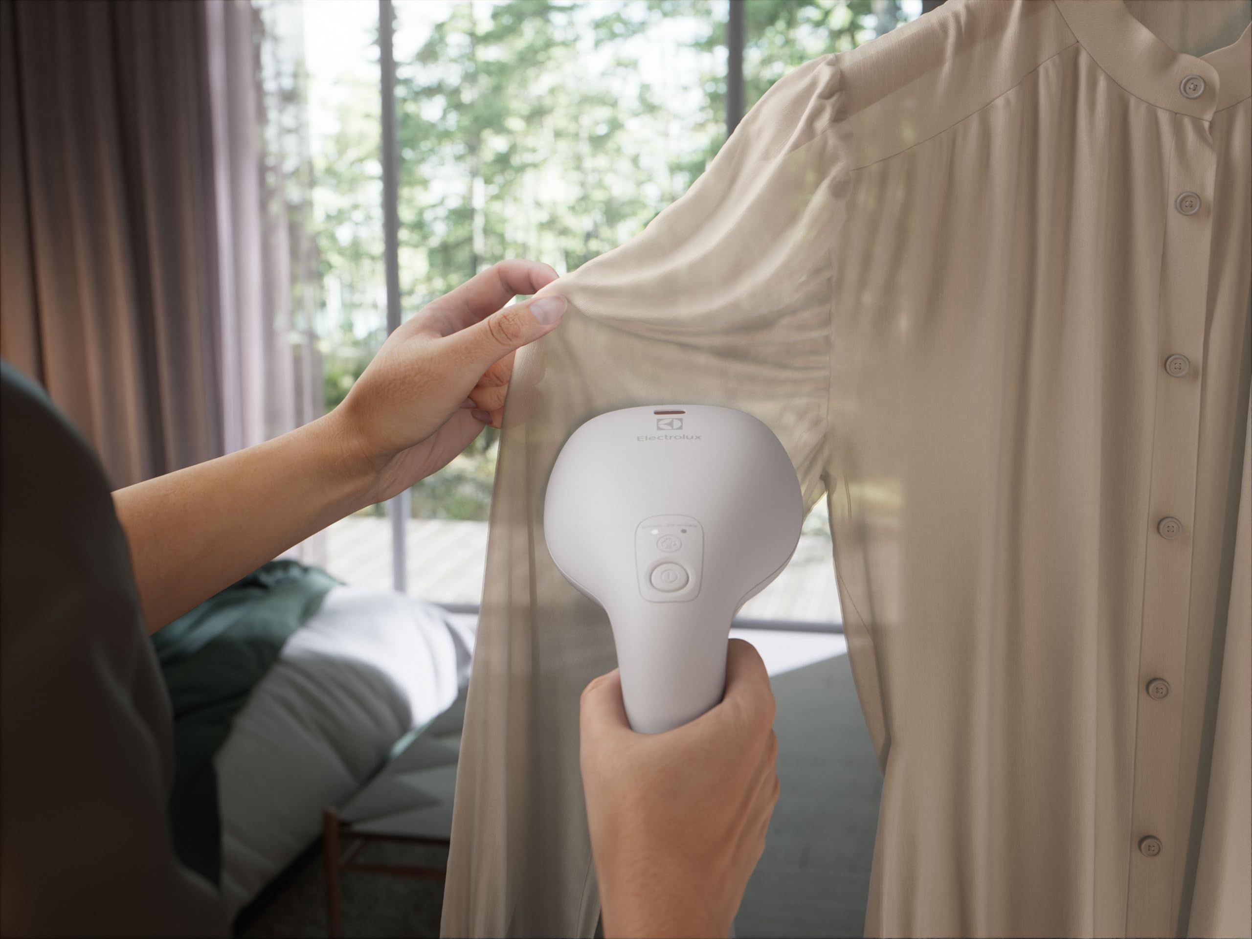 Electrolux Refine 700 Männliche Steamer E7HS2-8WB, Tötet 99,99% der Bakterien, Dampfkapazität: 26 g/min, Antidrop-Funktion, Anzeigelampe, Einfach zu lagern, 3 m Kabel, 1600 W, Walnut Beige