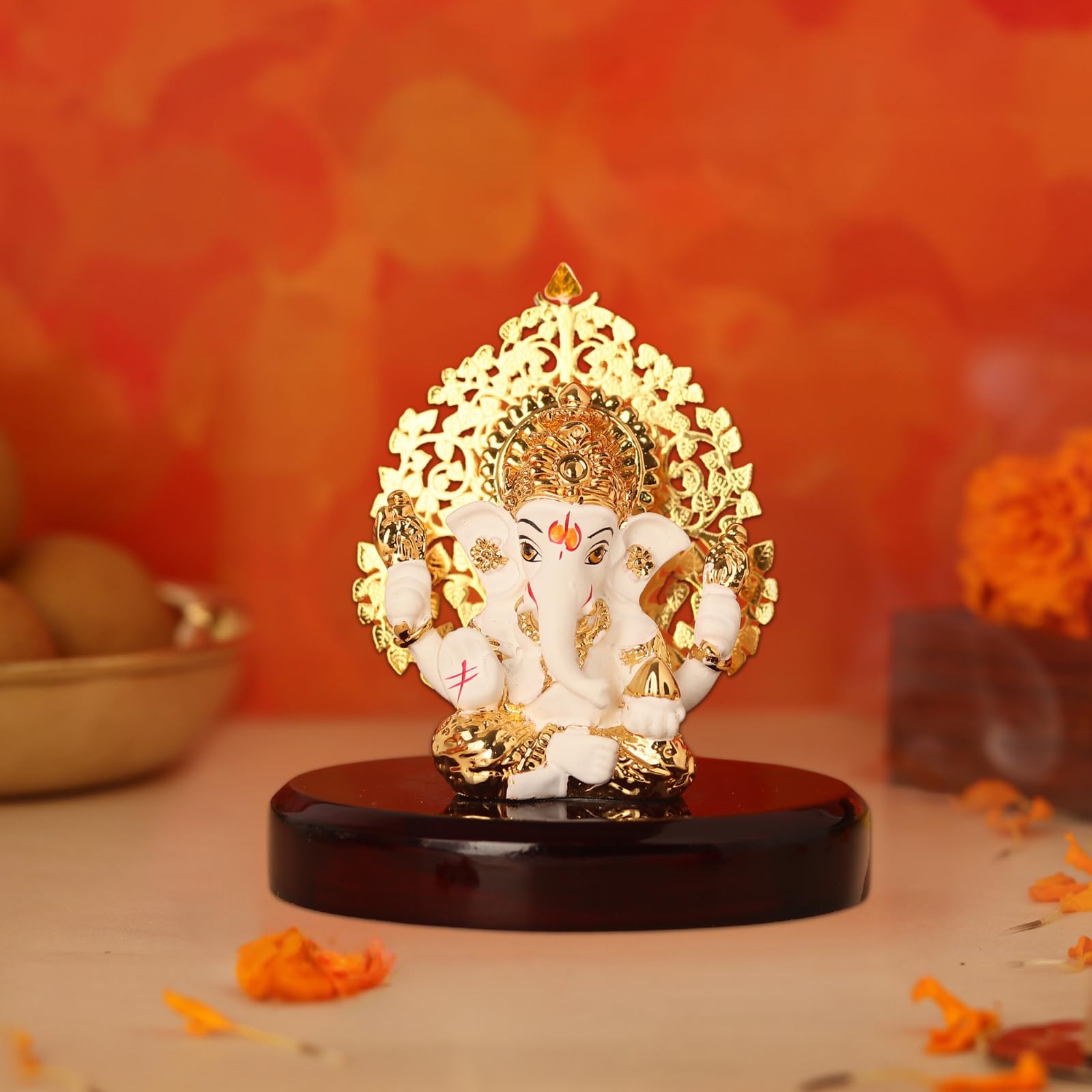 ZAARIYA Gold Plated Lord Kalpavrikshya Tree Ganesha Idol for Car Dashboard | Ganesh Murti for Home Decor, Gifting & Pooja Room - Resin (White) - ‎4 x 3.2 x 1 Inches