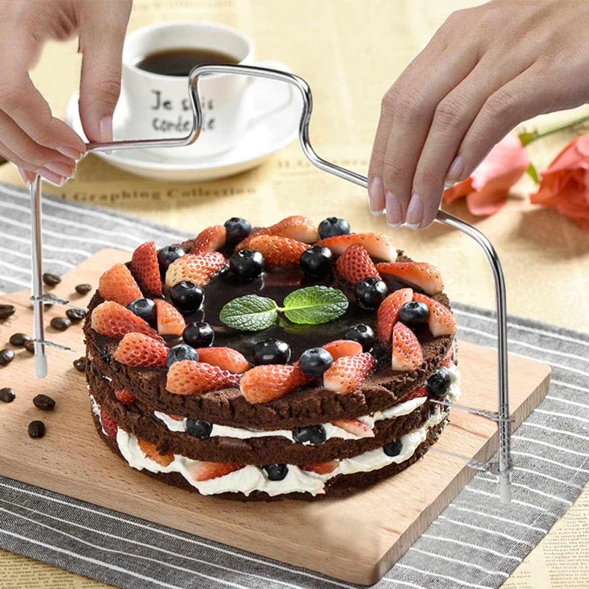 Bread Slicer Cake Cutter Manual Food-grade Tool for Evenly Slicing Bread Toast Bagels and Sandwiches Compact and Lightweight Design Silver