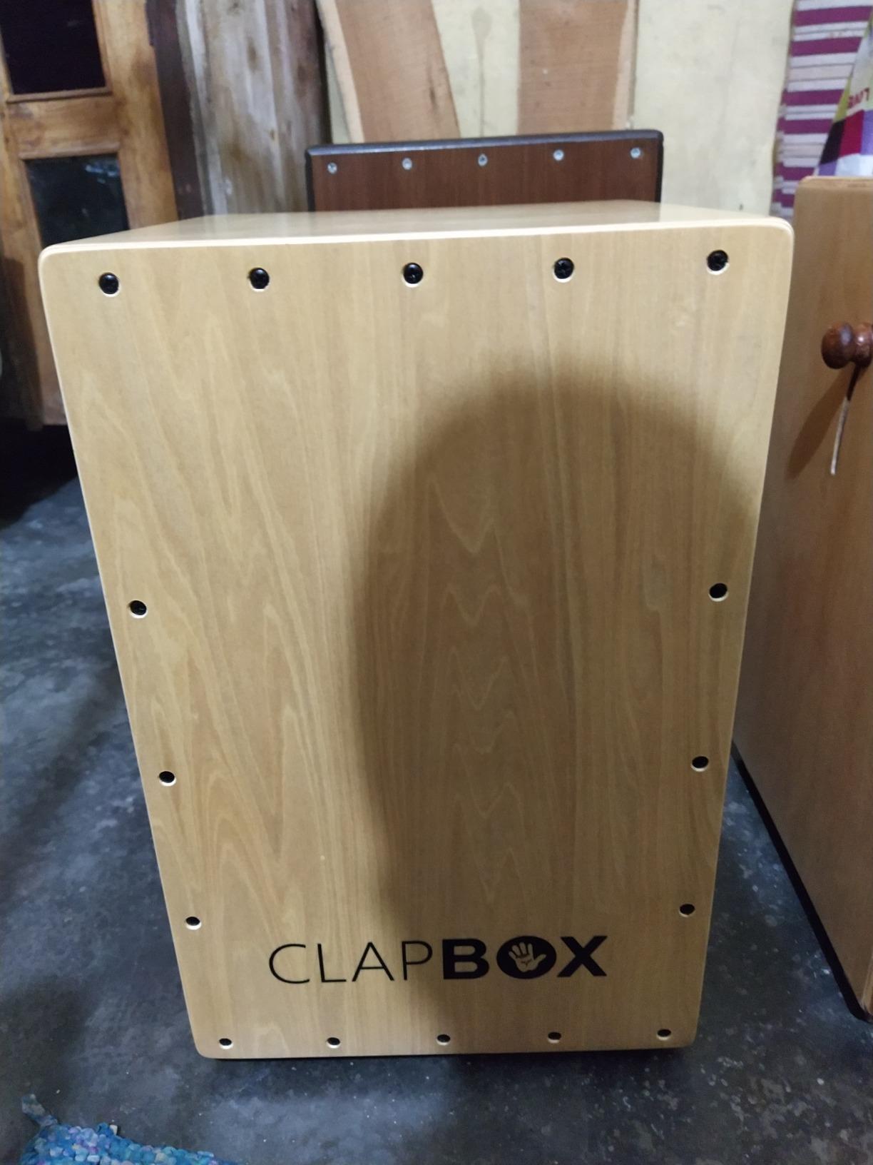 Clapbox Cajon CB25 - Bass Wood, String Cajon with Bag (H:48 W:30 L:30 ...