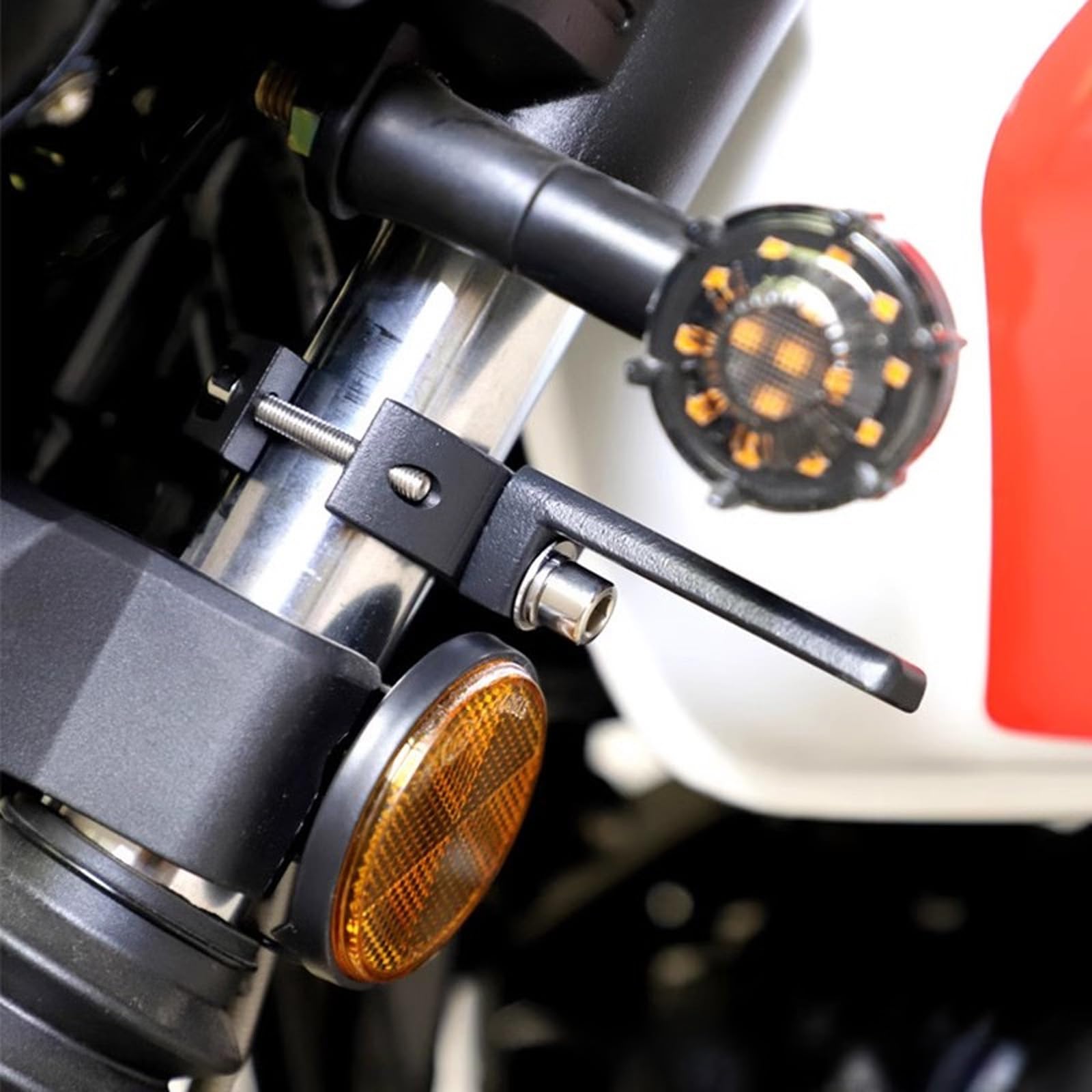 2 Pezzi Staffa di Montaggio Fari LED Universale (38 mm - 60 mm), Staffe Supporto Faretti Moto, Staffe di Montaggio Barra Luminosa Morsetto, per Veicoli Auto Camion Moto Barca