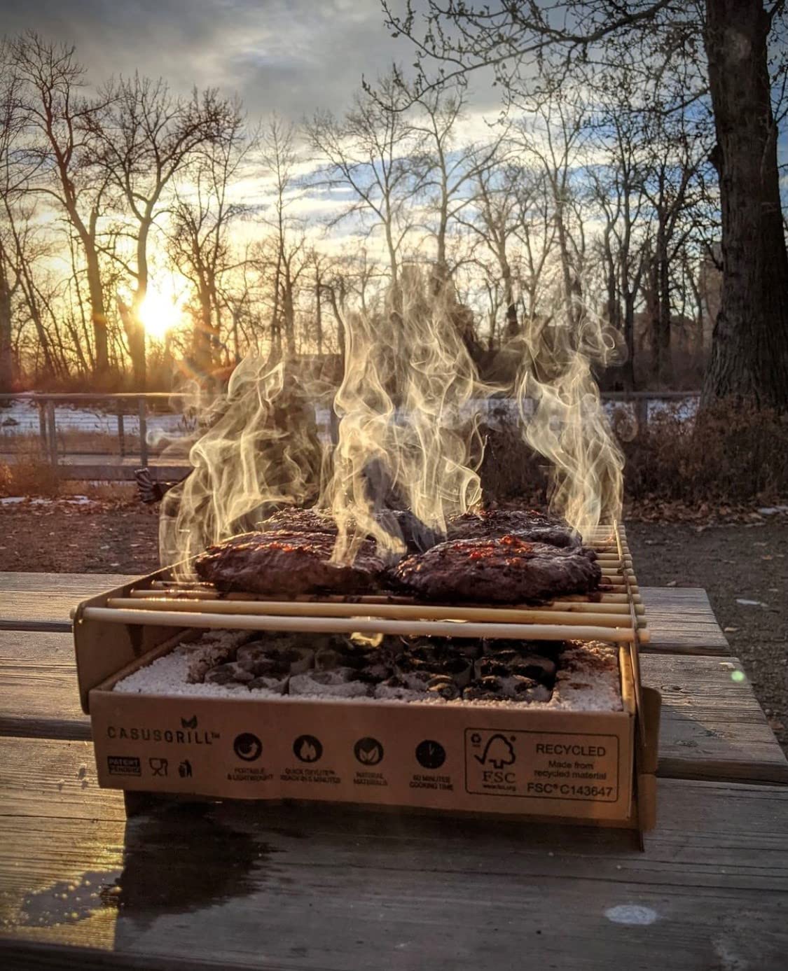 Einweggrill Casus (5 Stück) Öko Einmalgrill für Camping Strand Park 100% Nachhaltig 50% weniger CO2 durch Bambuskohle, nach 5 min startklar und über 1 Stunde nutzbar, absolut qualmfrei (5)