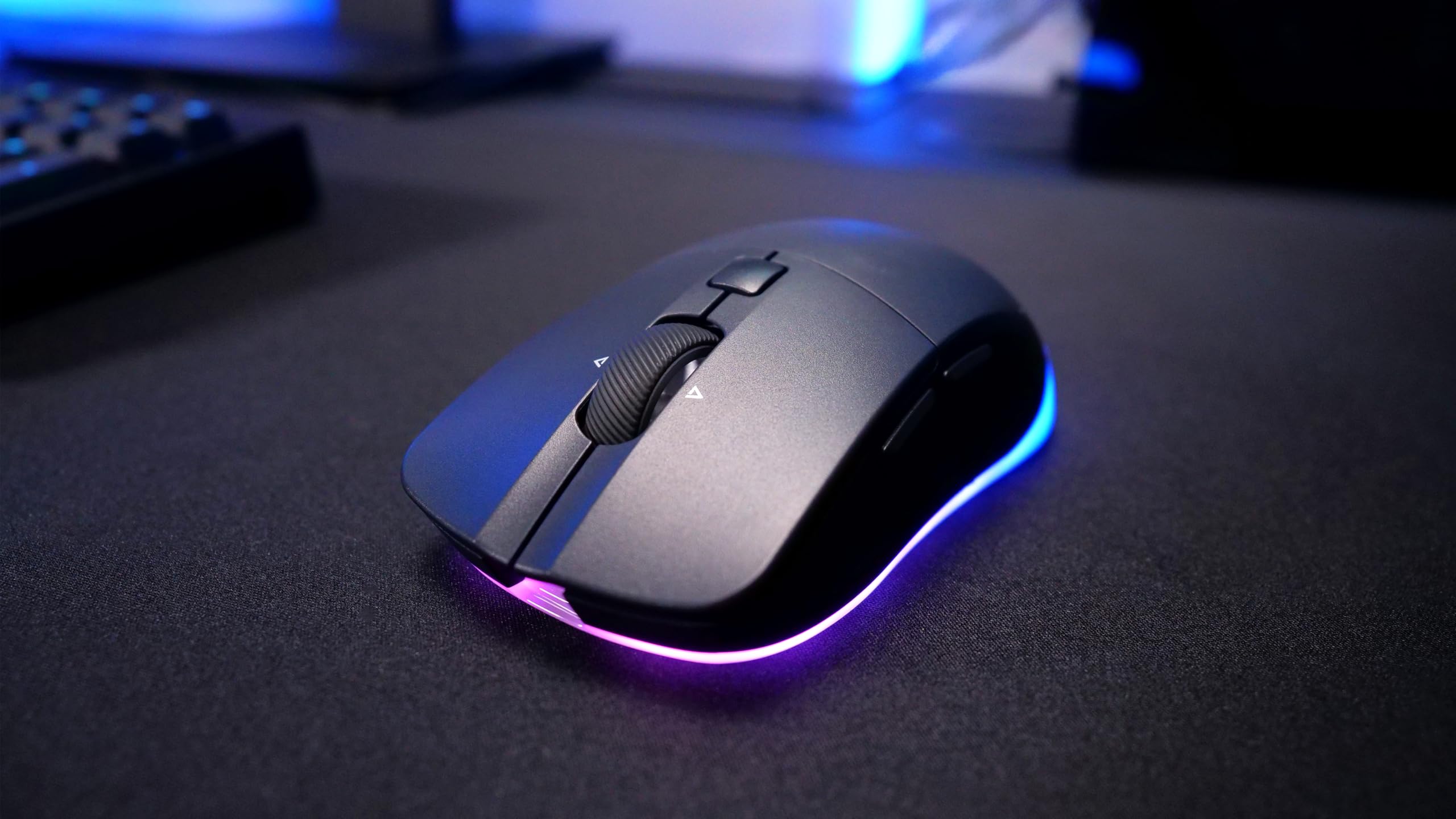 CHERRY XTRFY M50 Wireless, Ratón Inalámbrico para Juegos, Conexión por 2,4 GHz, Bluetooth y Cable, Forma Ergonómica, Iluminación RGB, Recargable, Negro