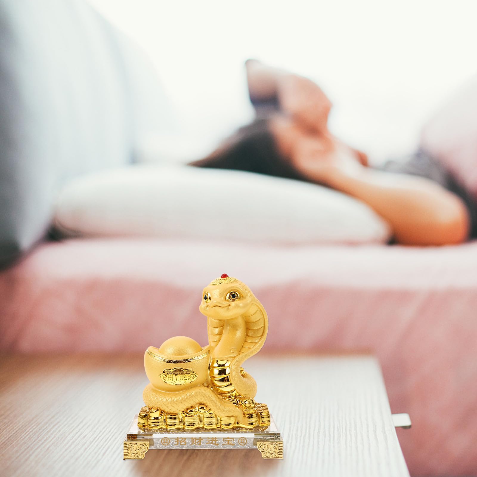 Kunstharz Goldene Schlangenfigur für 2025 Neujahr Deko | Tierkreiszeichen Statue, Elegant und Lebensecht, für Bankette und Wohnräume, Symbolisiert Glück