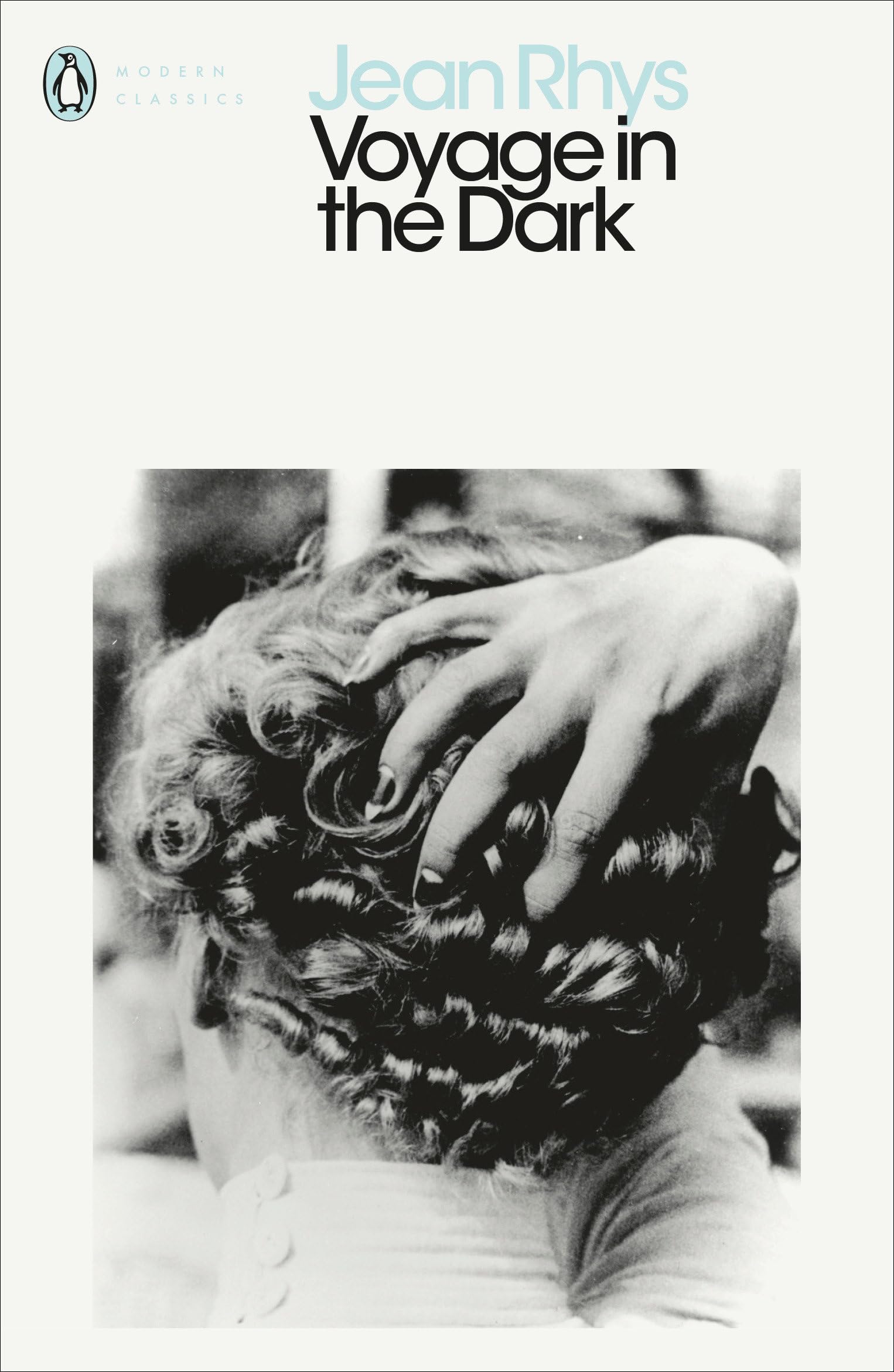 Modern Classics Voyage in the Dark by Jean Rhys (Paperback Book)