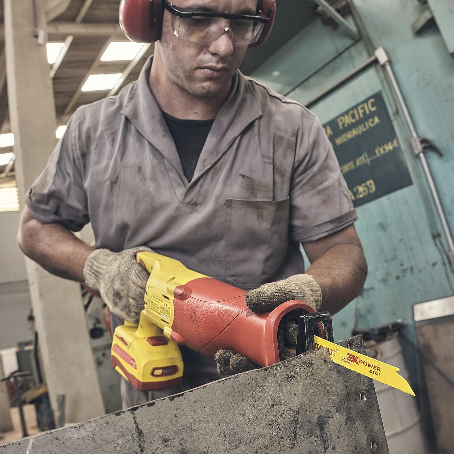 Starrett Bi-Metal and Carbide Saw Blades Sabre Assortment Pack - KRB12-A - Wood, Metal, Multipurpose and Heavy Tension (12 Blades)