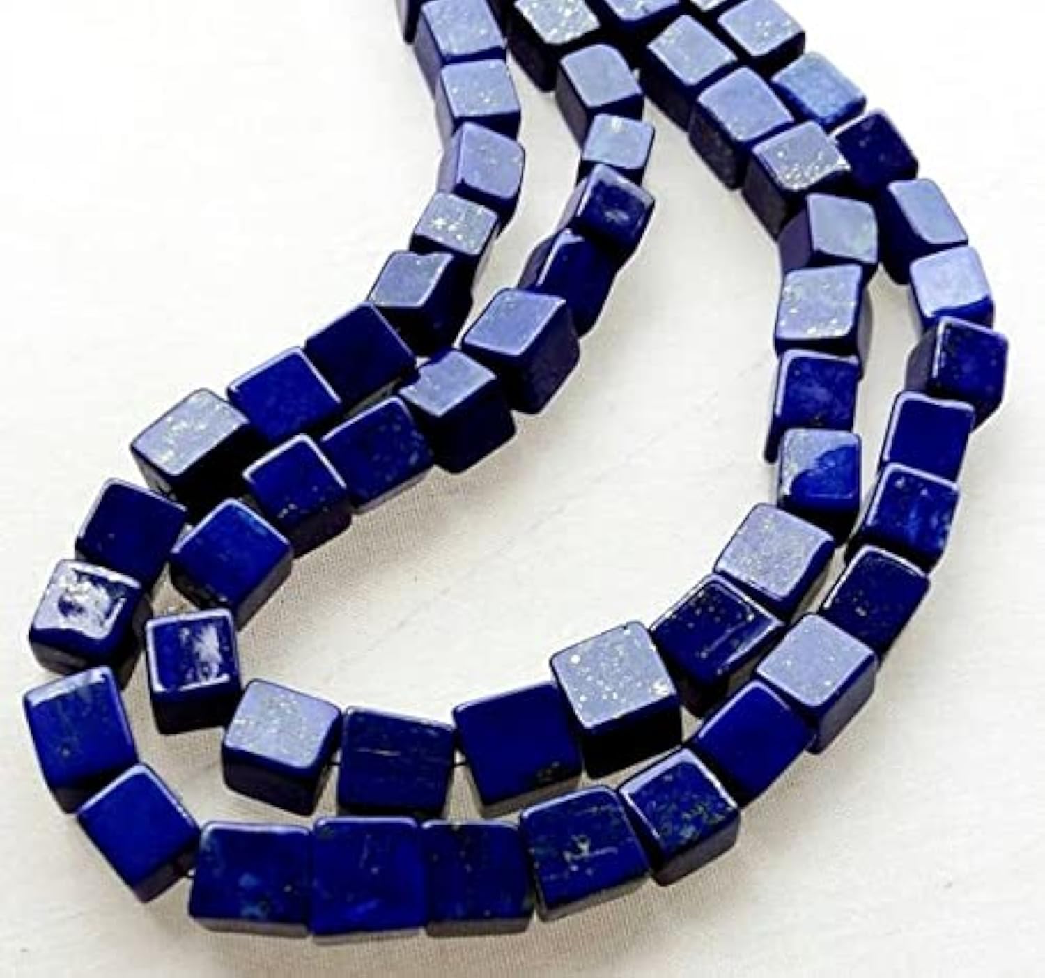 Perles en lapis-lazuli cubes lisses pour fabriquer un cadeau personnalisé inoubliable