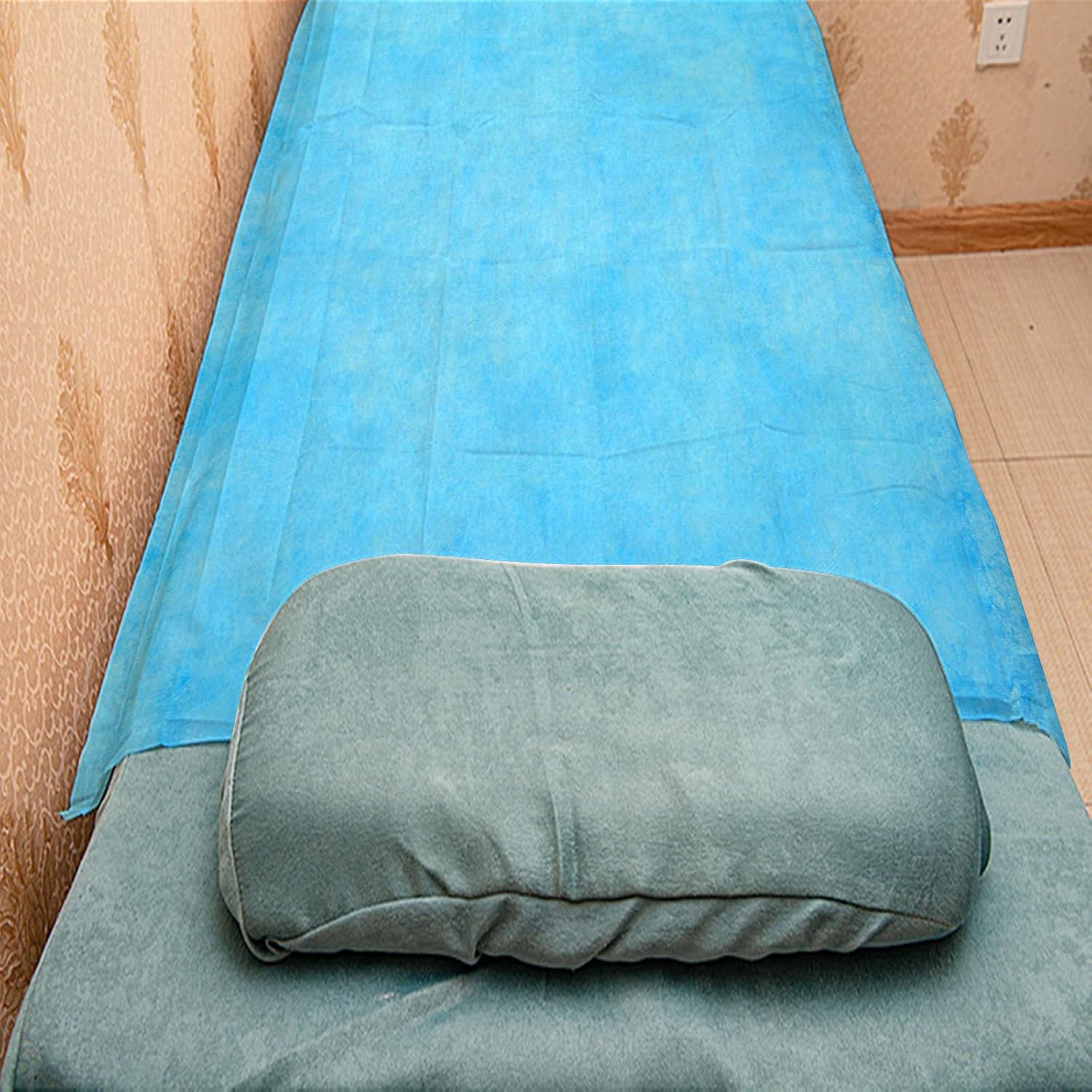 DEAYOU 40 PCS Disposable Spa Bed Sheets, Waterproof Massage Table Sheet Protector, Non Woven Fabric Bed Cover for Massage Therapy, Beauty Salon, Tattoo, Hotel, Esthetician, 31 x 70, Oil-Proof, Blue