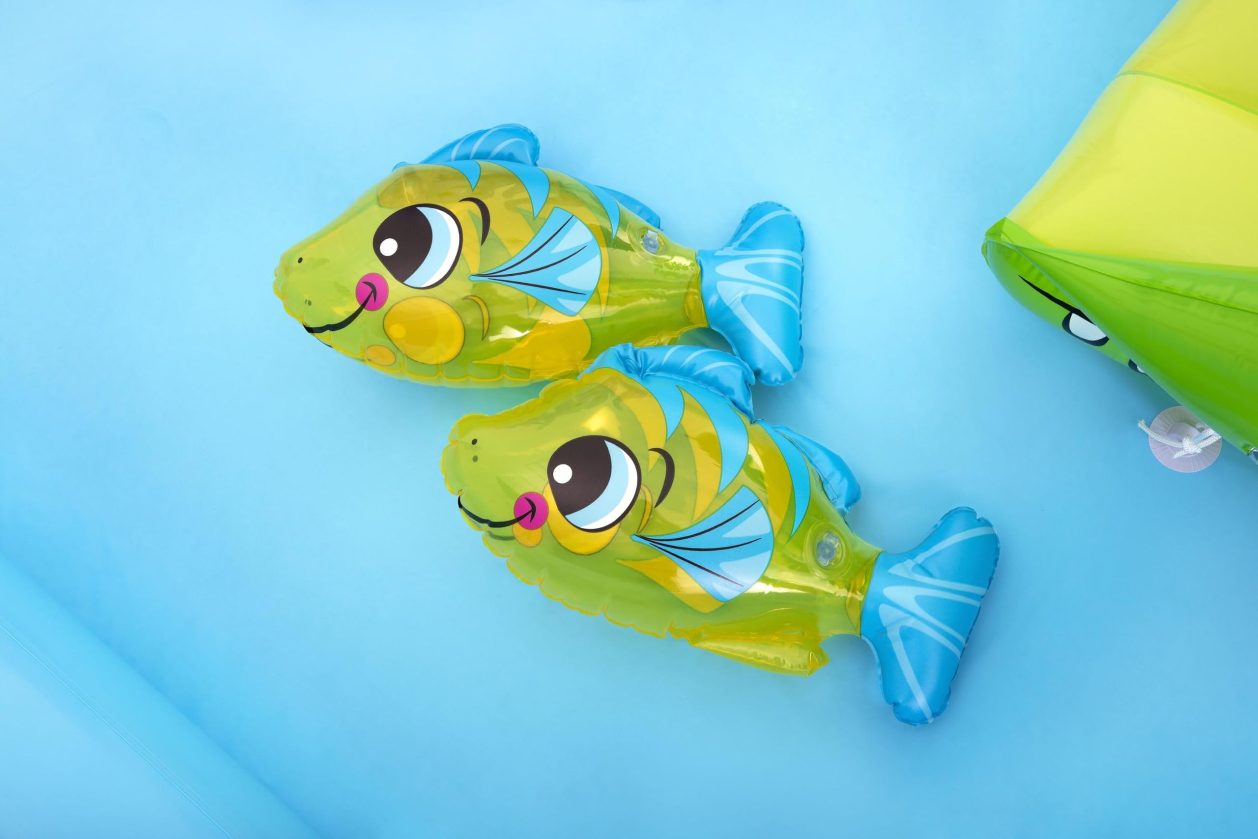 Bestway 1053052Xxx21 7'10" X 6'9" X 34"/2.39M X 2.06M X 86Cm Fantastic Aquarium Play Center