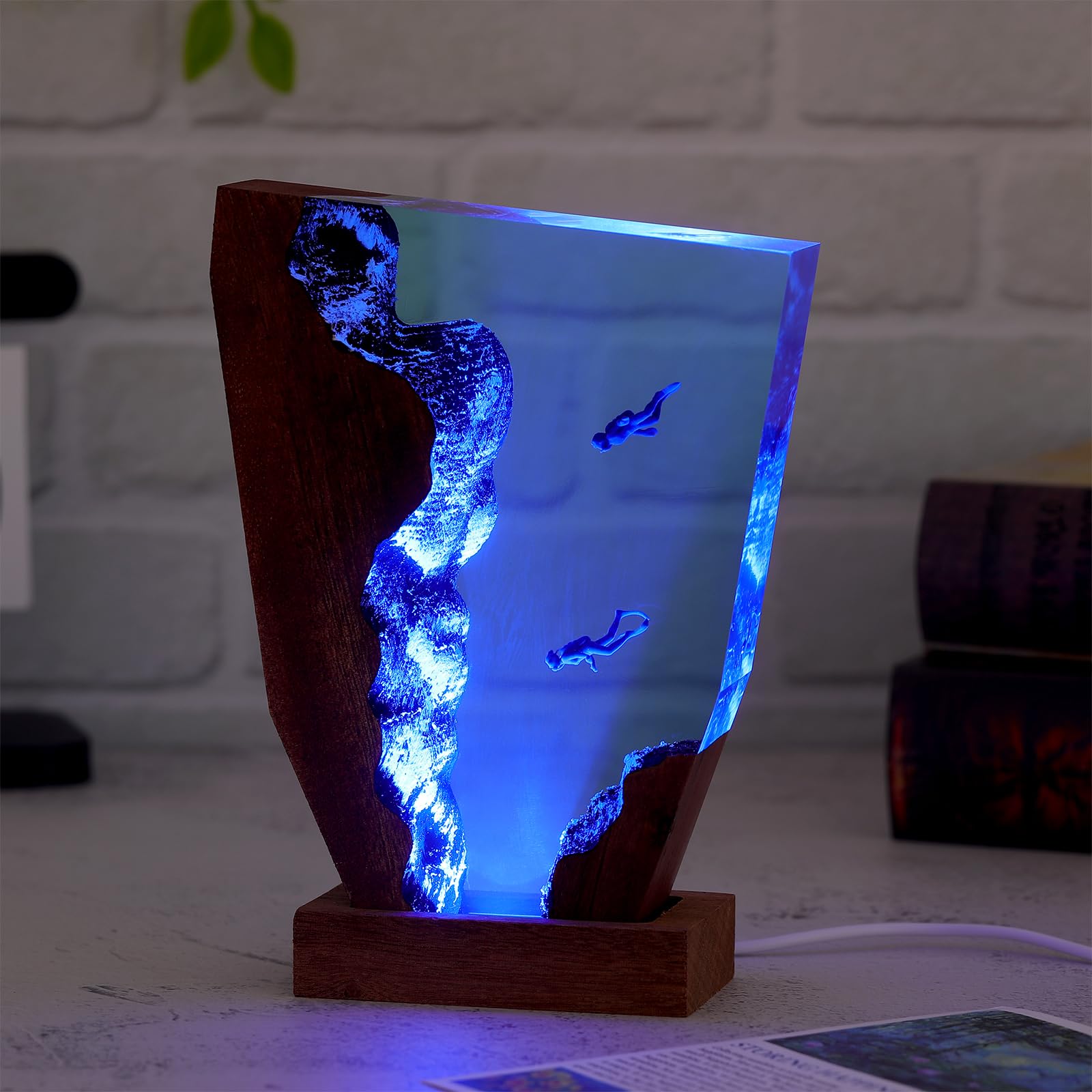 Drawelry 3D Resin Ocean Animal Figures Night Light Ornaments with Wooden Base USB Cable Epoxy Resin Marine Statue Decoration Multicoloured LED Night Lamp for Living Room Bedroom Children's Room