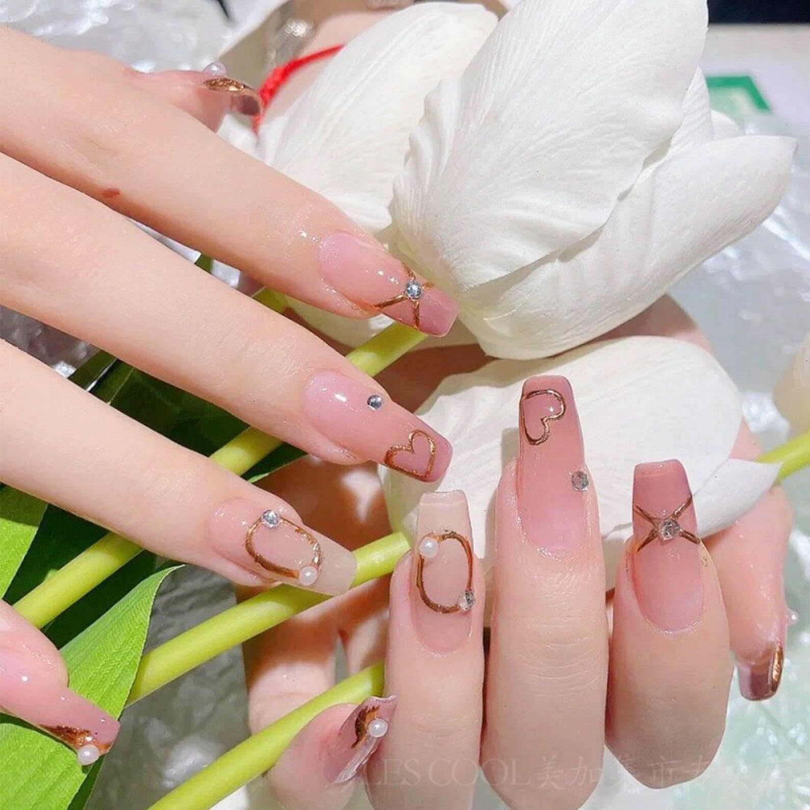 3D Gold Heart Design Rhinestone and Pearl Nails | Artificial Nail Extension | Long Lasting Glossy Finish | 24 Pcs Set Trendy Nail Art Set For Salon Look At Home-image-16
