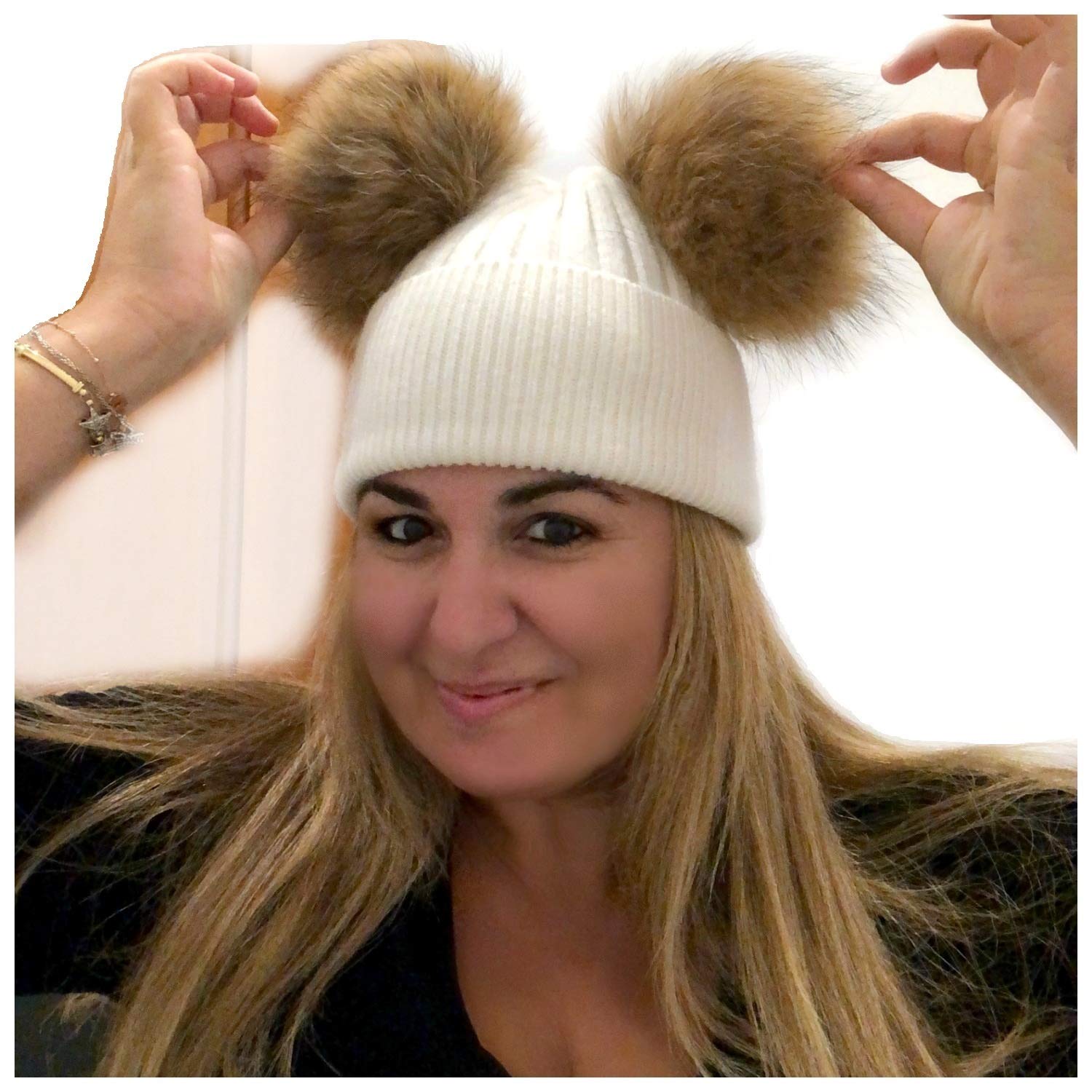 Gorro de Mujer de Cachemira Blanco con dos Pompones PIEL REAL