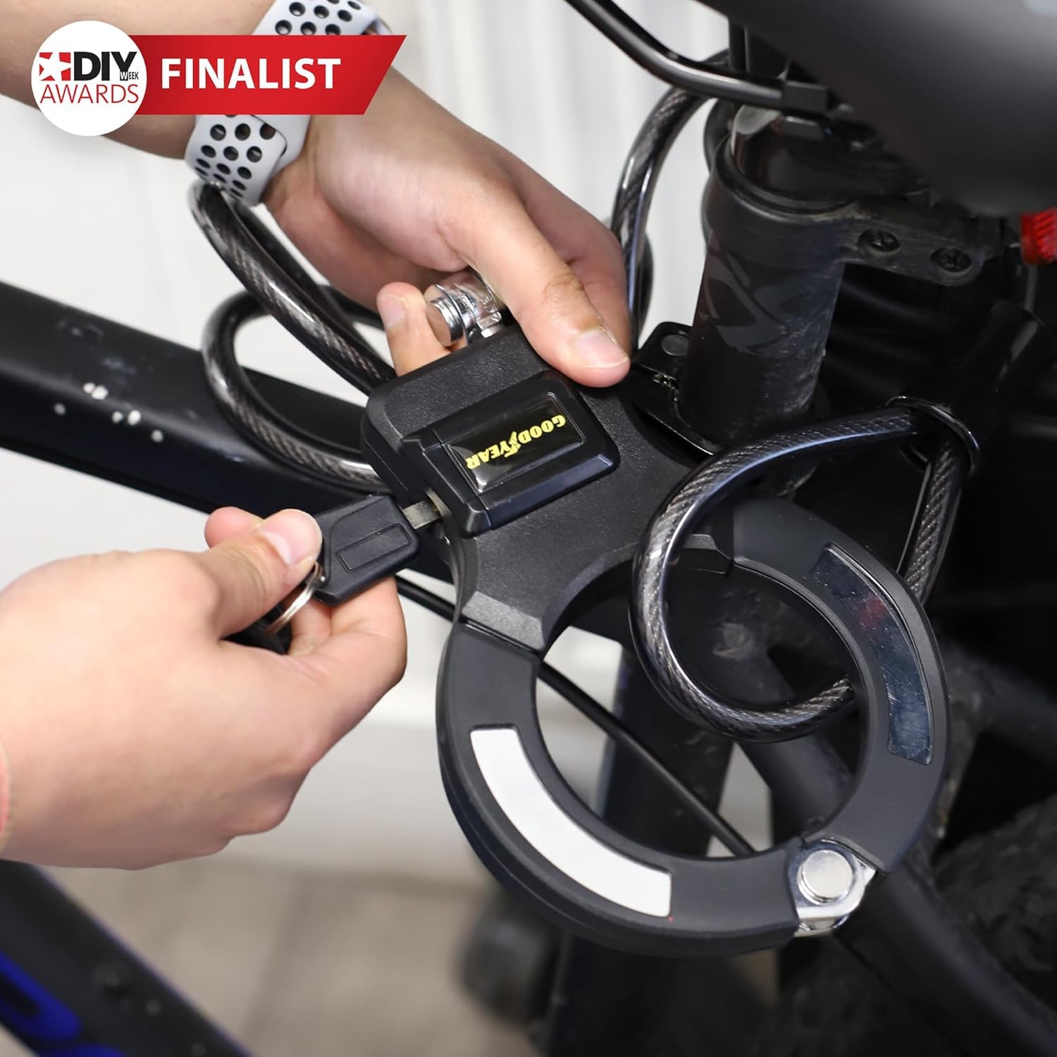 Goodyear Antivol menottes de vélo robuste – Haute sécurité | Construction en acier | Design flexible | Clés identiques pour plusieurs vélos | Résistant aux intempéries | Idéal pour une utilisation