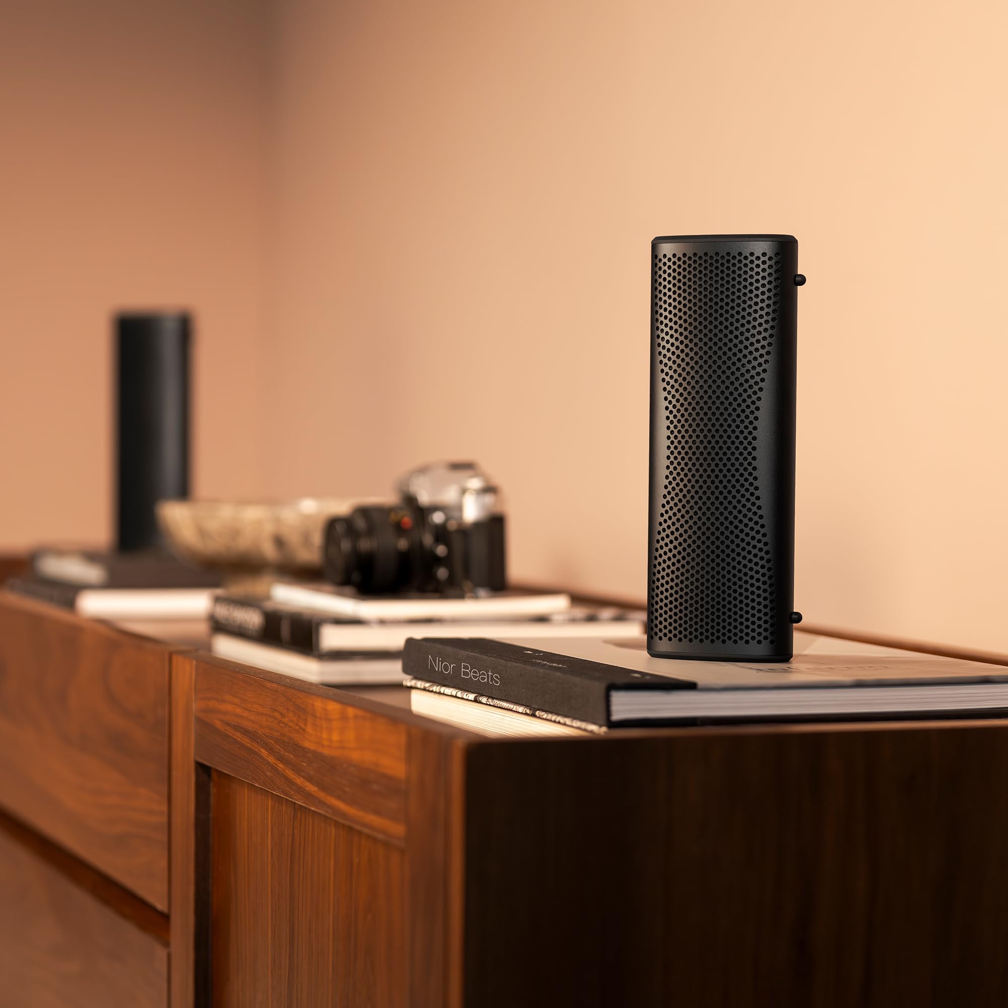 KEF Muo High-Fidelity Premium tragbarer Bluetooth-Lautsprecher, Midnight Black | Bluetooth 5.4 aptX Adaptive | USB-C | IP67 wasserdicht | 24 Std. Wiedergabezeit | für zu Hause, draußen und unterwegs