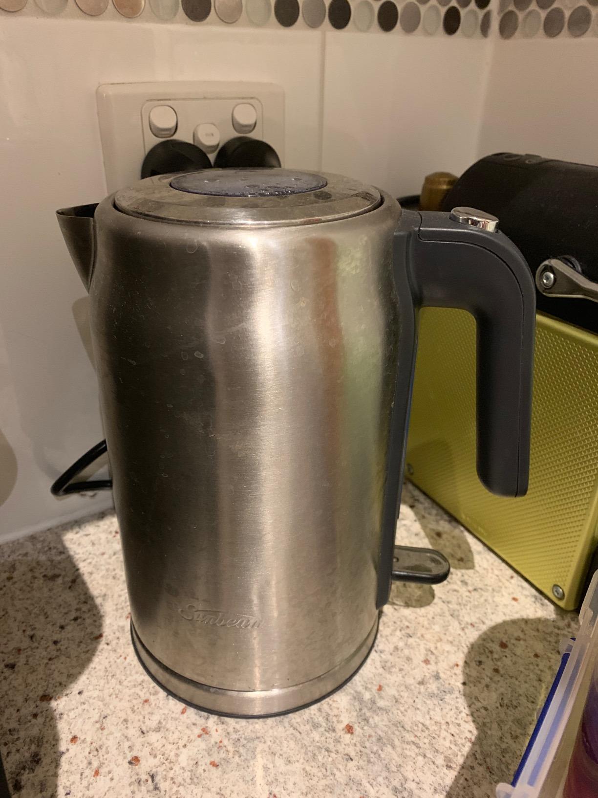 Sunbeam KE6451 Maestro Kettle Quiet Shield, Stainless Steel Electric