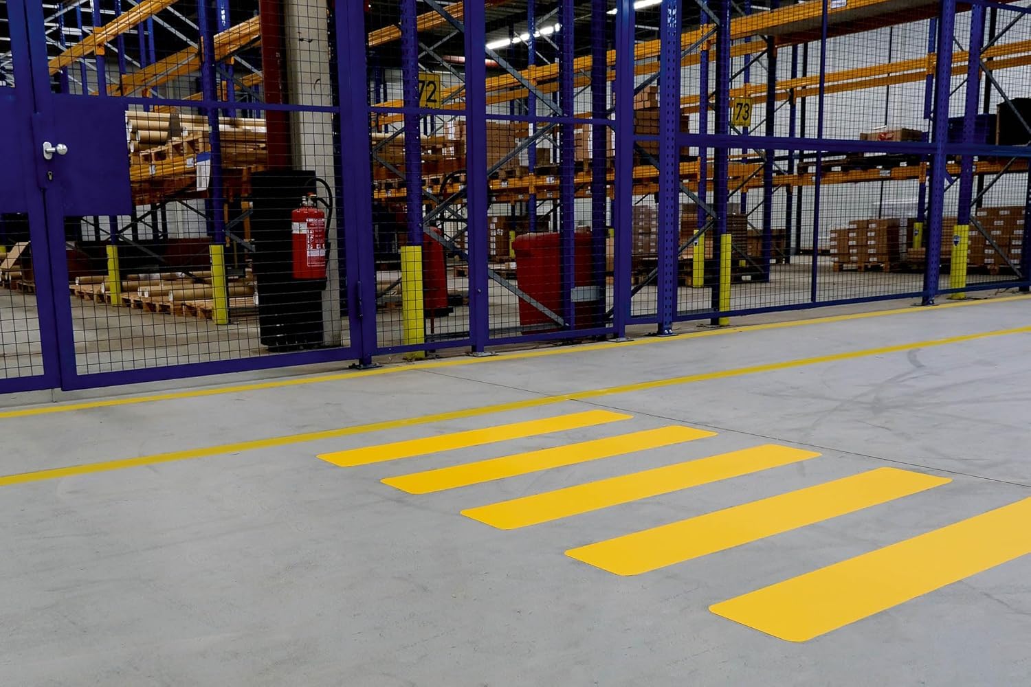 Durable Señalización de suelo rayas de cebra 200/05, adhesivo para suelos (5 rayas), similar a RAL 1003 amarillo señal, 181004