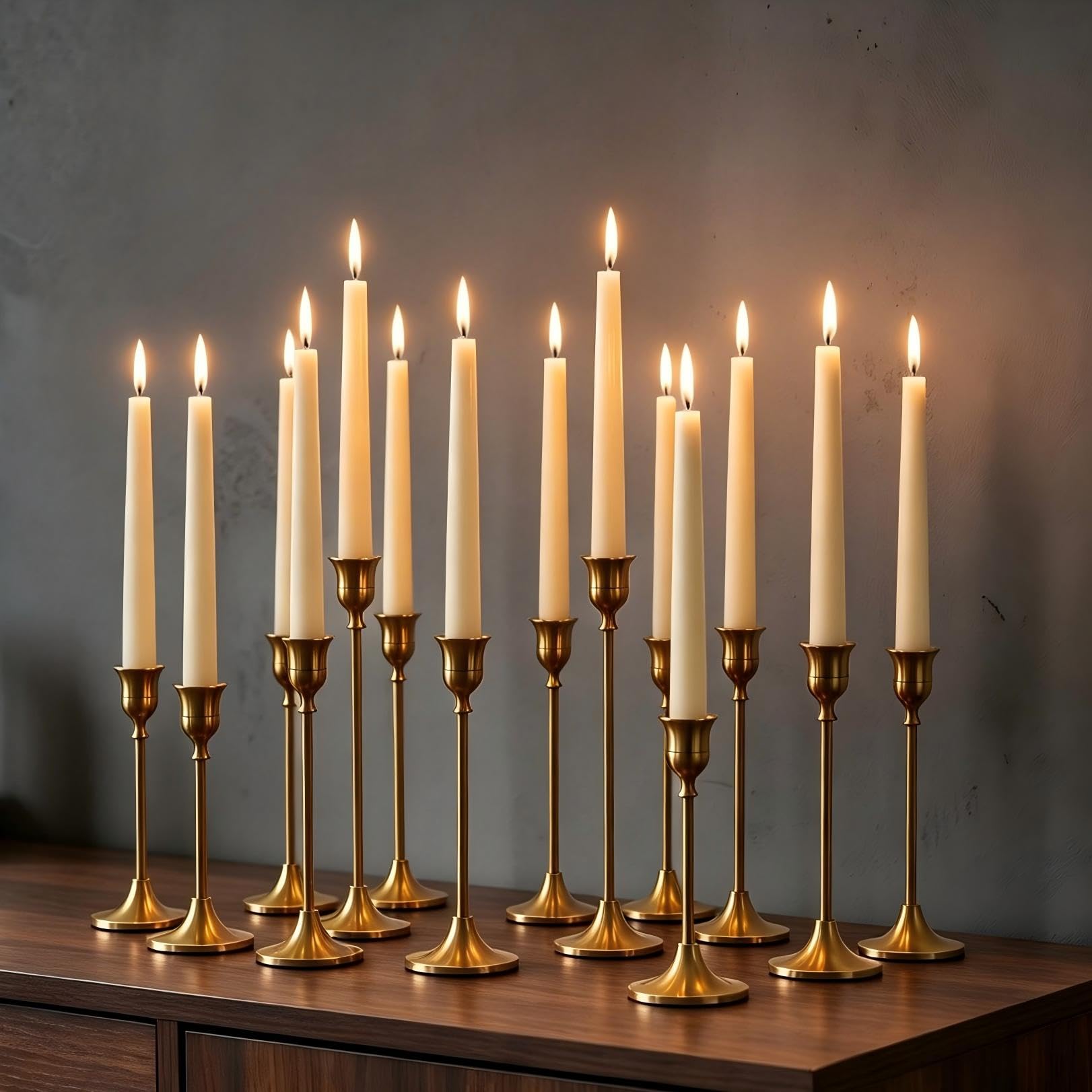 Bougeoirs dorés pour décoration de cheminée et table d'Halloween