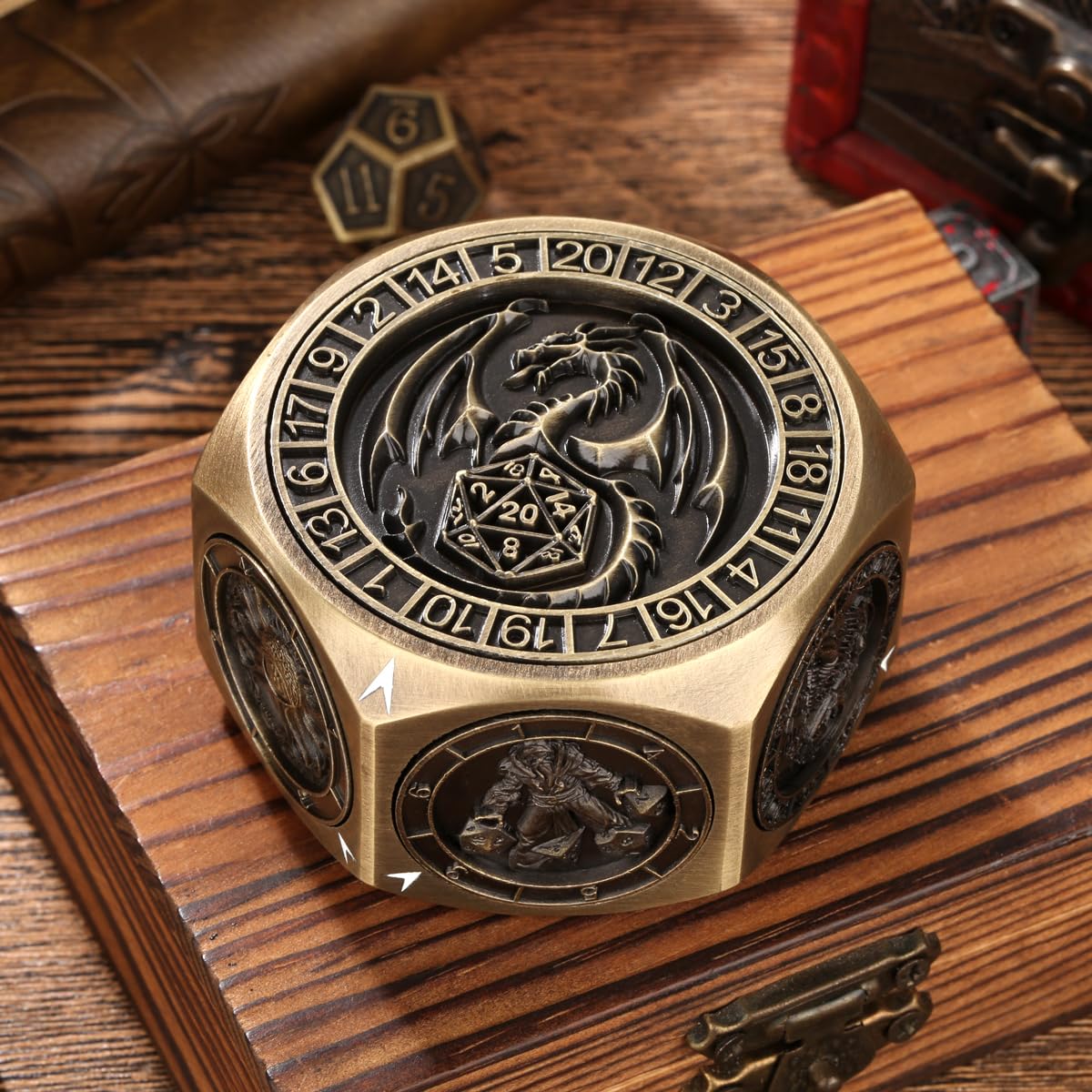 Set de Dés Rotatifs DND, 7-en-1 Métal Dés Spinner, Design Relief 3D Hexagone-8 Côtés, Dés Polyédriques Rotatifs pour Jeux de Rôle, Cadeaux D&D avec Boîte Cadeau, Accessoires de Jeux de Société, Bronze
