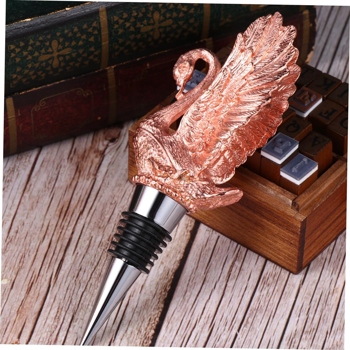 Zinc Alloy Wine Pourer Animal Wine Aerator for Parties Elegant Rose Gold Design for Home and Bar Use