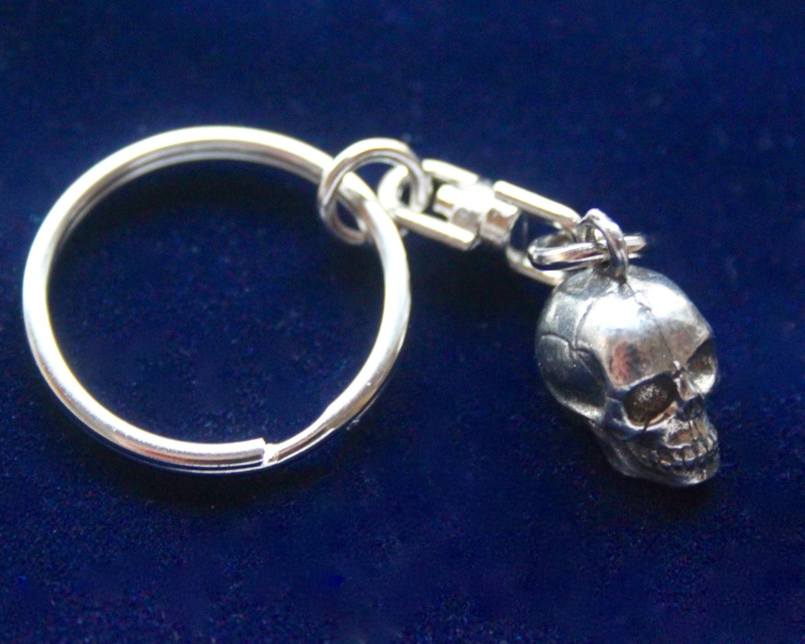 SWORLDesigns Human Skull Pewter Keyring with Gift Pouch