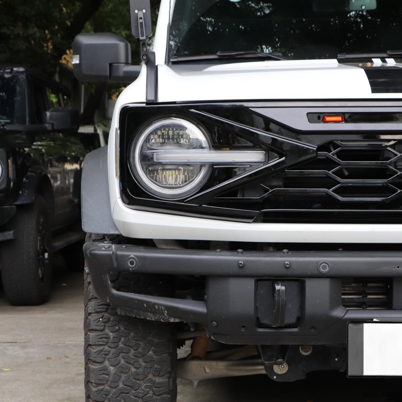 Glossy Black Front Grille Grill Kits With Amber LED Grill Lights Compatible With For Ford Bronco 2021 2022 2023 2024 2025 2 Door 4 Door Front Bumper Grille Accessories