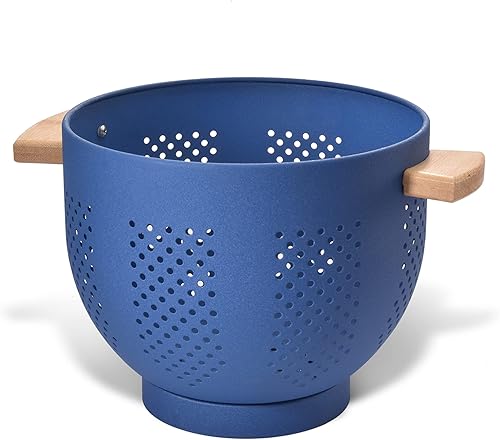 Colador de metal con mango de madera, acero recubierto de polvo de 5.5 cuartos de galón, base estable grande de colador de cocina, (azul profundo,