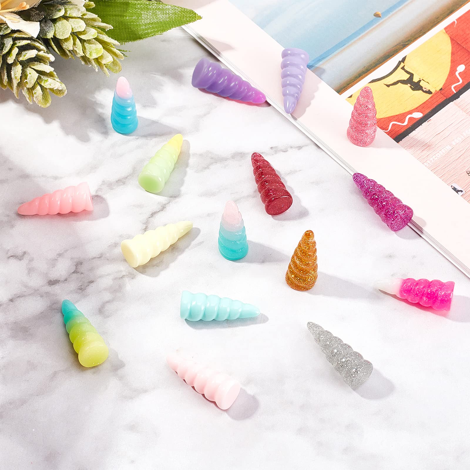 64 Cabochons Licorne En Résine - 16 Couleurs Pour DIY Bijoux, Scrapbooking Et Décorations | Forme Corne Spirale