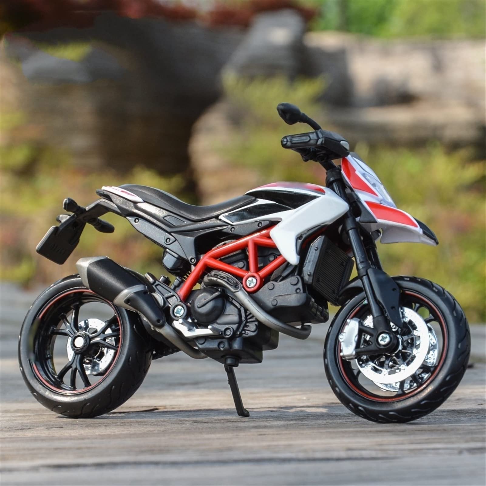 1:12 per D&ucati Hypermotard SP 2013 Rosso Die Cast Veicoli da Collezione Hobby Giocattoli Modello Moto