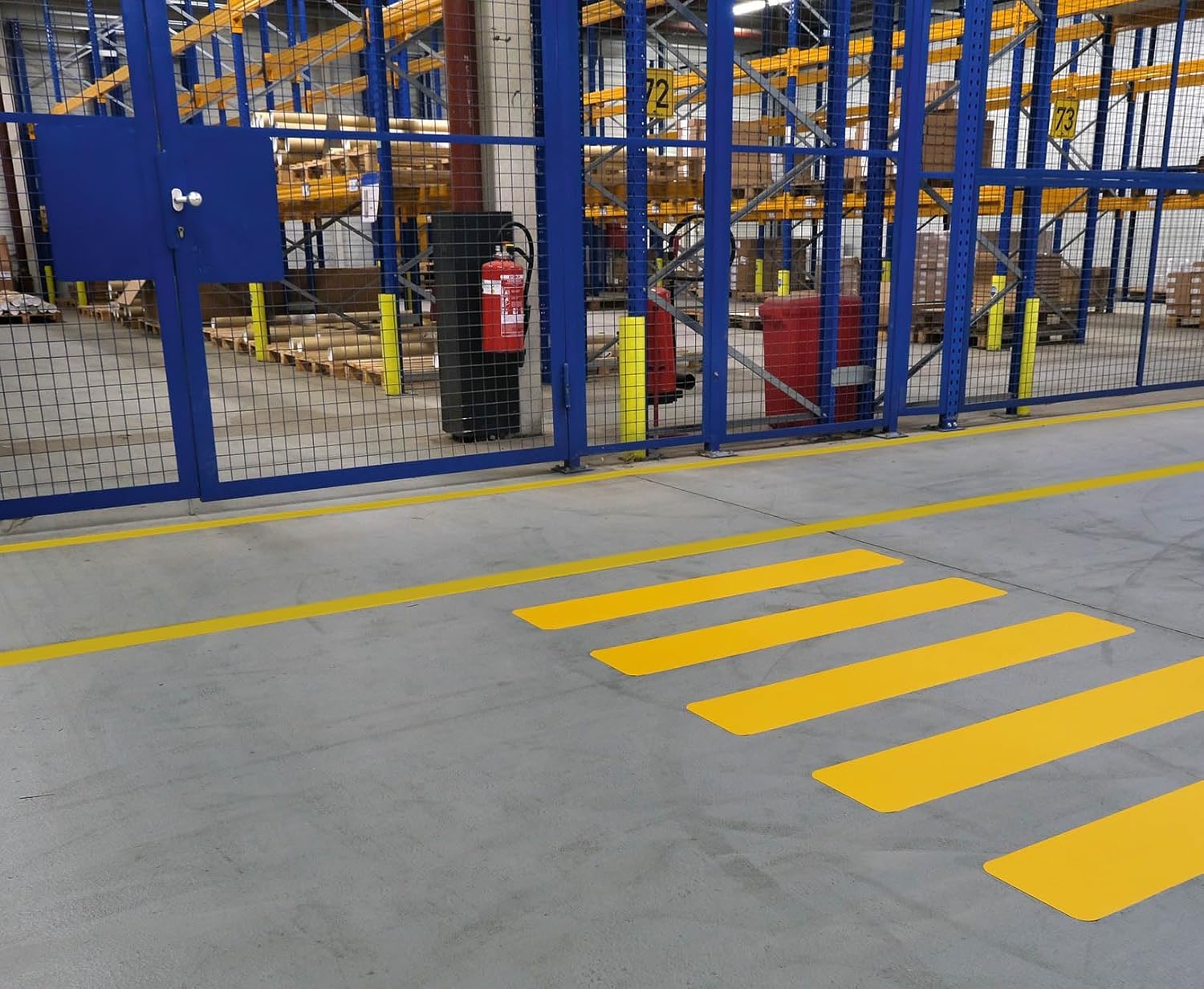 Durable Señalización de suelo rayas de cebra 200/05, adhesivo para suelos (5 rayas), similar a RAL 1003 amarillo señal, 181004
