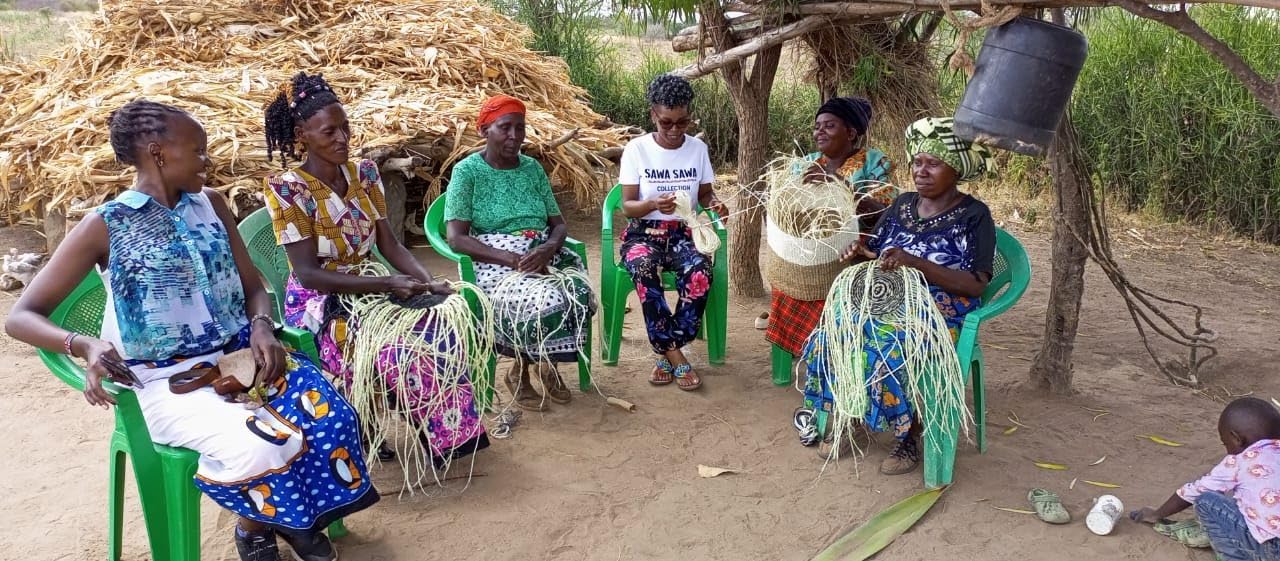 Ash Wisdom Handwoven Sisal Straw Basket Tote Bag, Lightweight Market Basket with Leather Handles and Button Closure, Large Straw Purse Suitable for Travel, Handmade Summer Tote Handbag for Women - Image 5