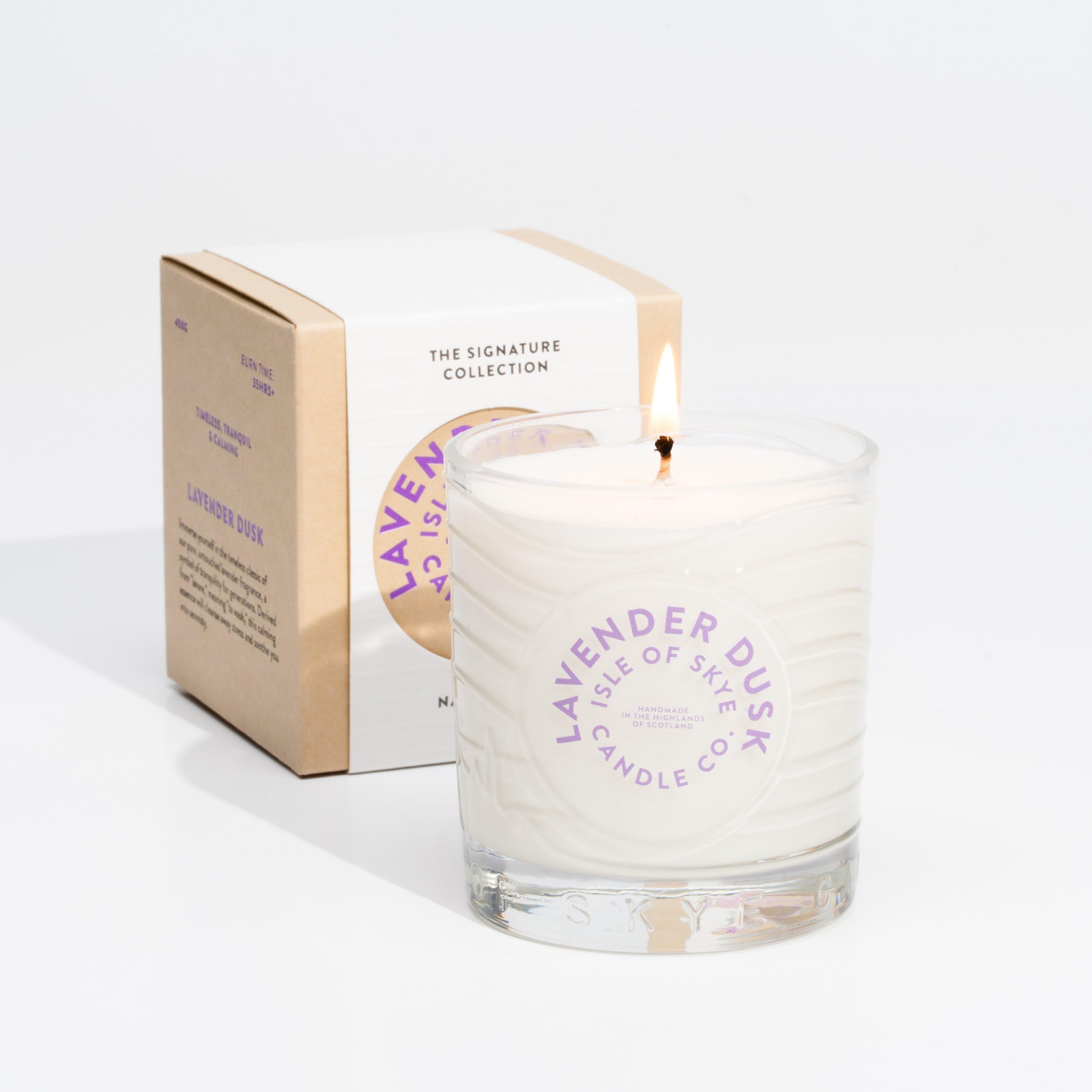 Kerze in Glas Isle of Skye Lavendel. 30 Std. Natürliches Sojawachs. Handgefertigt. Lieferung erfolgt in einer Geschenkverpackung.